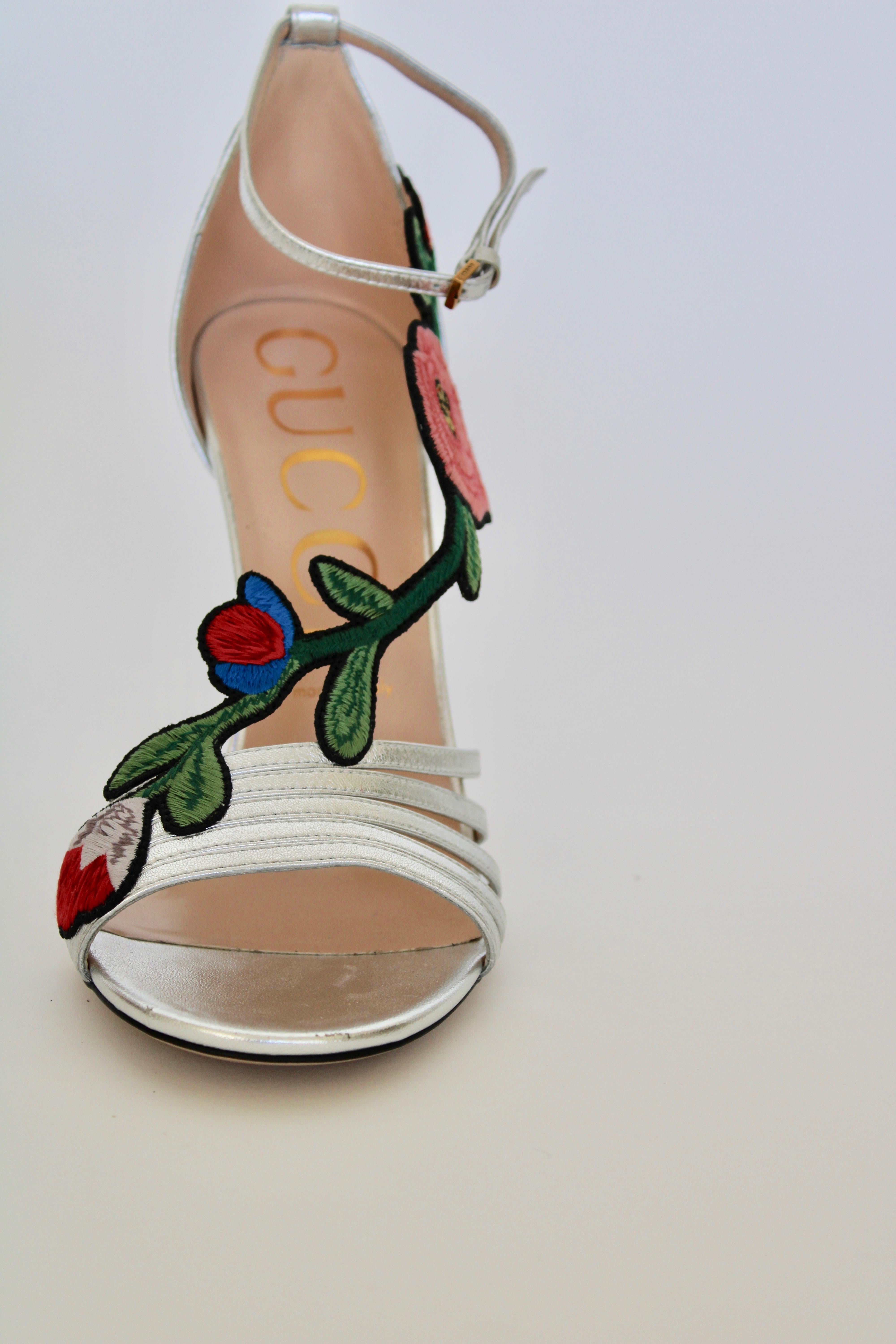 Gucci  Silver Ophelia Floral Embroidered Sandals In New Condition For Sale In New York, NY