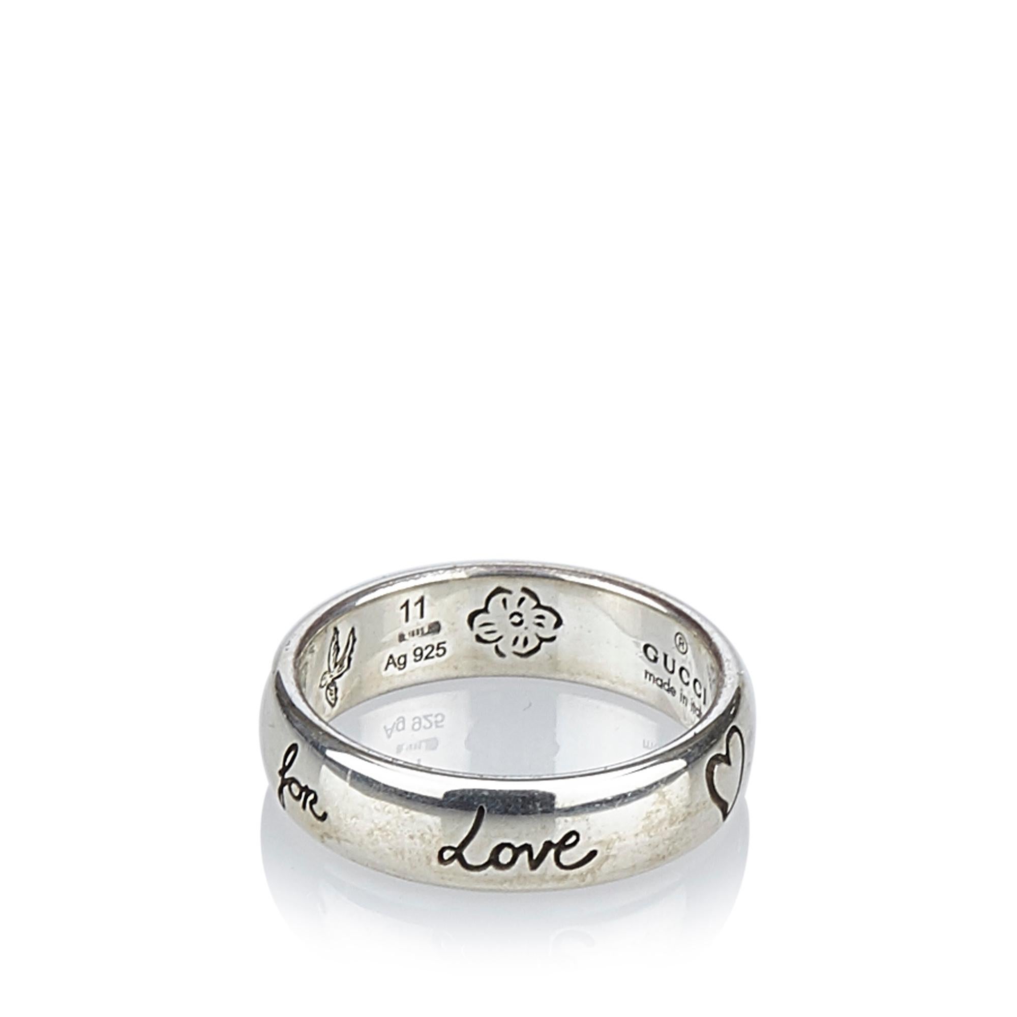 The Blind For Love Ring features a silver hardware. It carries as B condition rating.

Inclusions: 
Dust Bag
Box

Dimensions:
Length: 11.00 cm
Width: 0.50 cm
Ring Size: 52 cm

Material: Metal x Silver
Country of Origin: Italy

Order Processing Time: