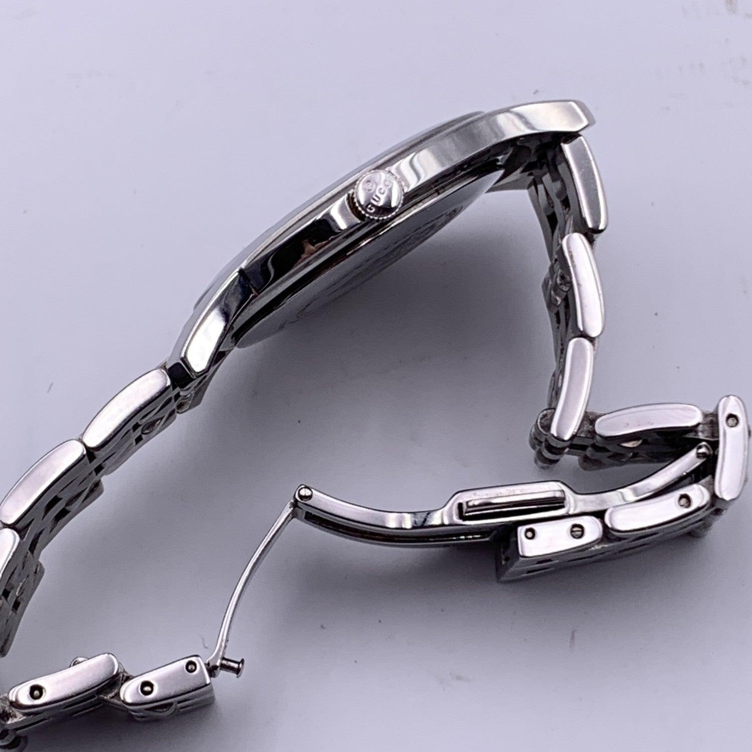 Silber-Edelstahl-Armbanduhr Mod 5500 XL von Gucci mit schwarzem Zifferblatt 1