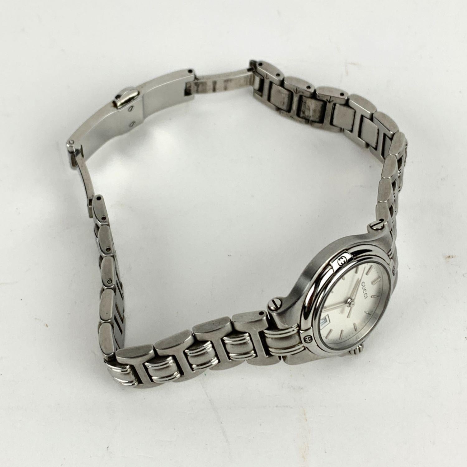 Women's Gucci Silver Stainless Steel Mod 9040 L Wrist Watch Silver Dial