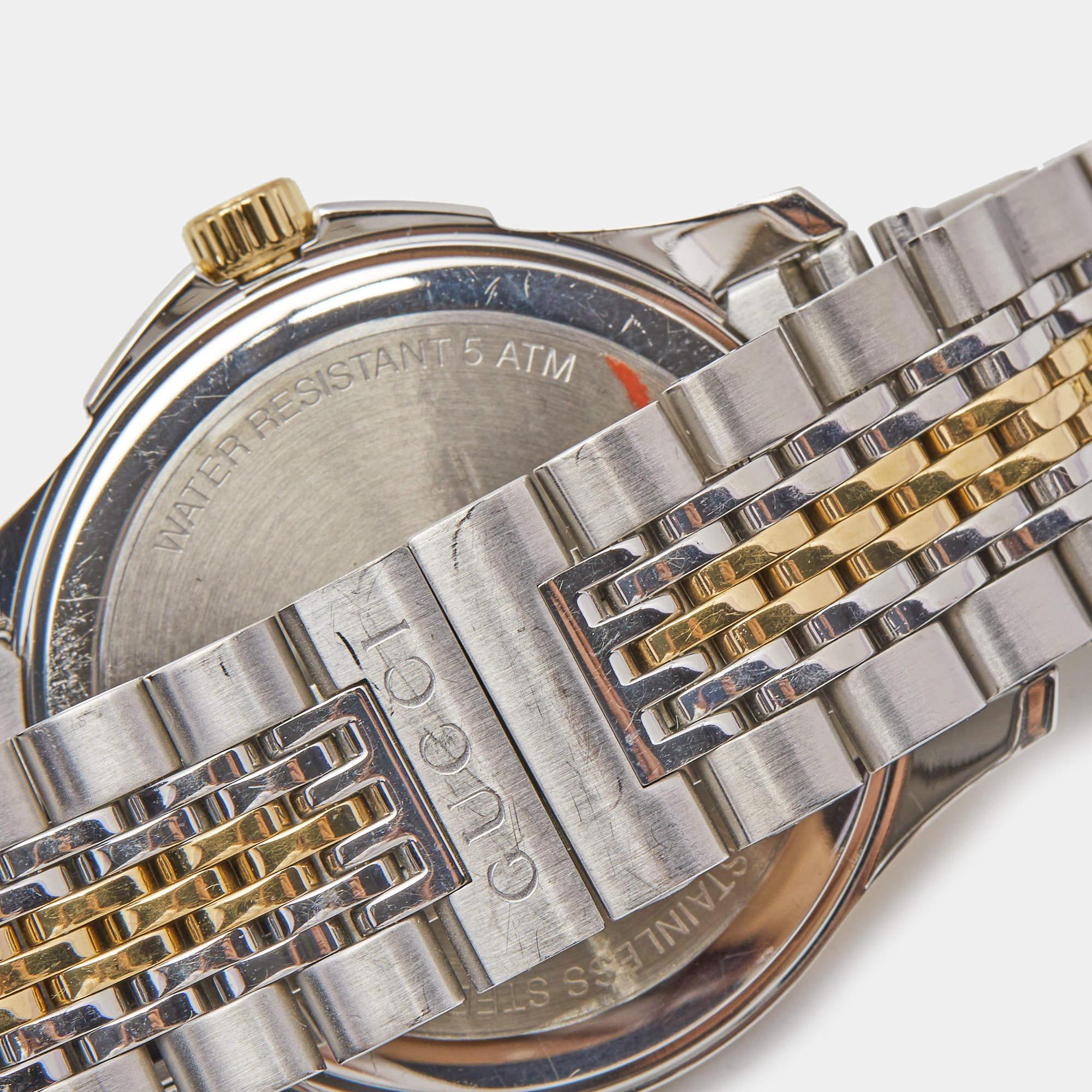 Gucci Montre-bracelet unisexe G-Timeless en acier inoxydable bicolore argenté 38 mm en vente 1