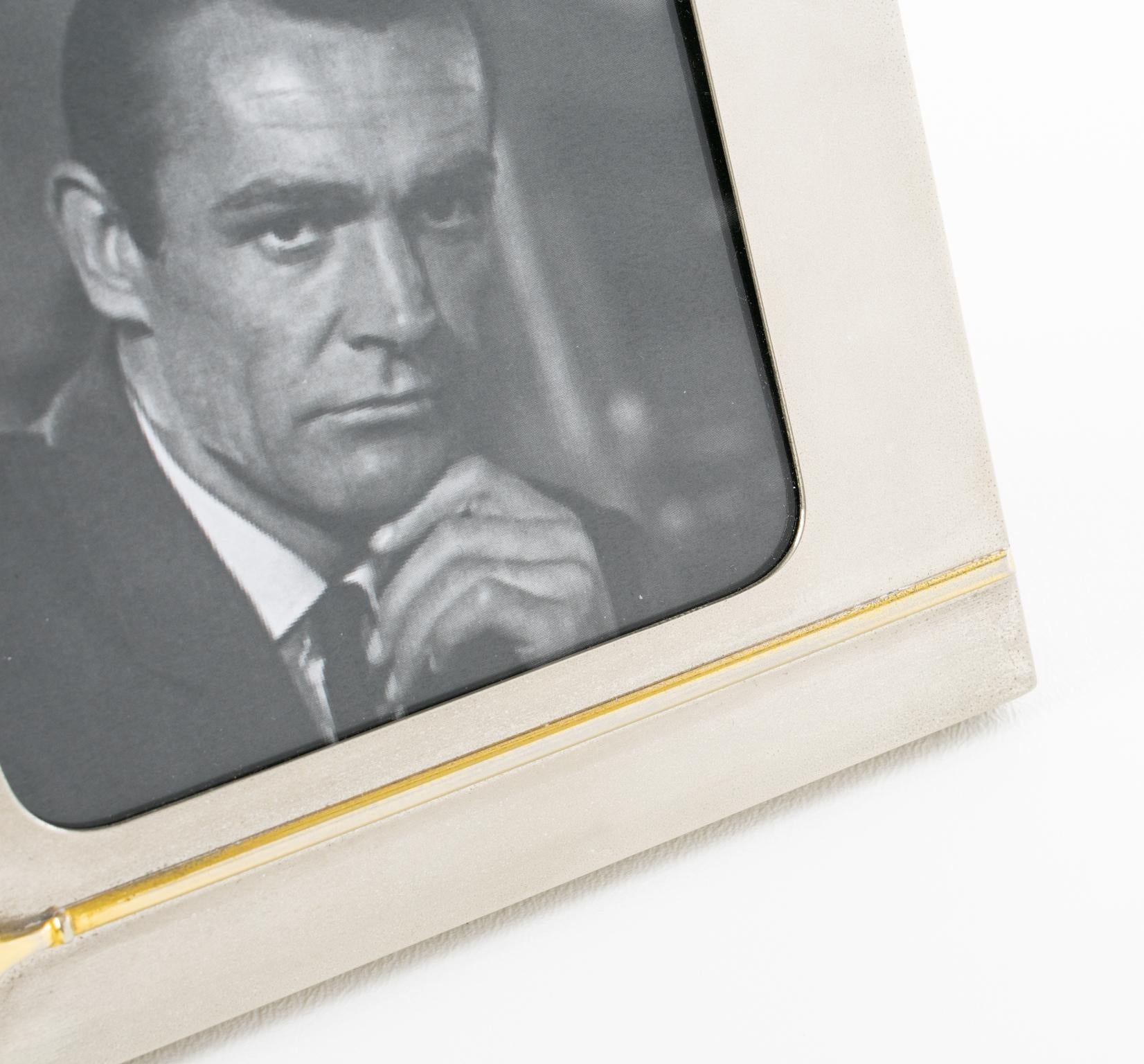 Fin du 20e siècle Cadre carré argenté et doré de Gucci, vers 1970 en vente
