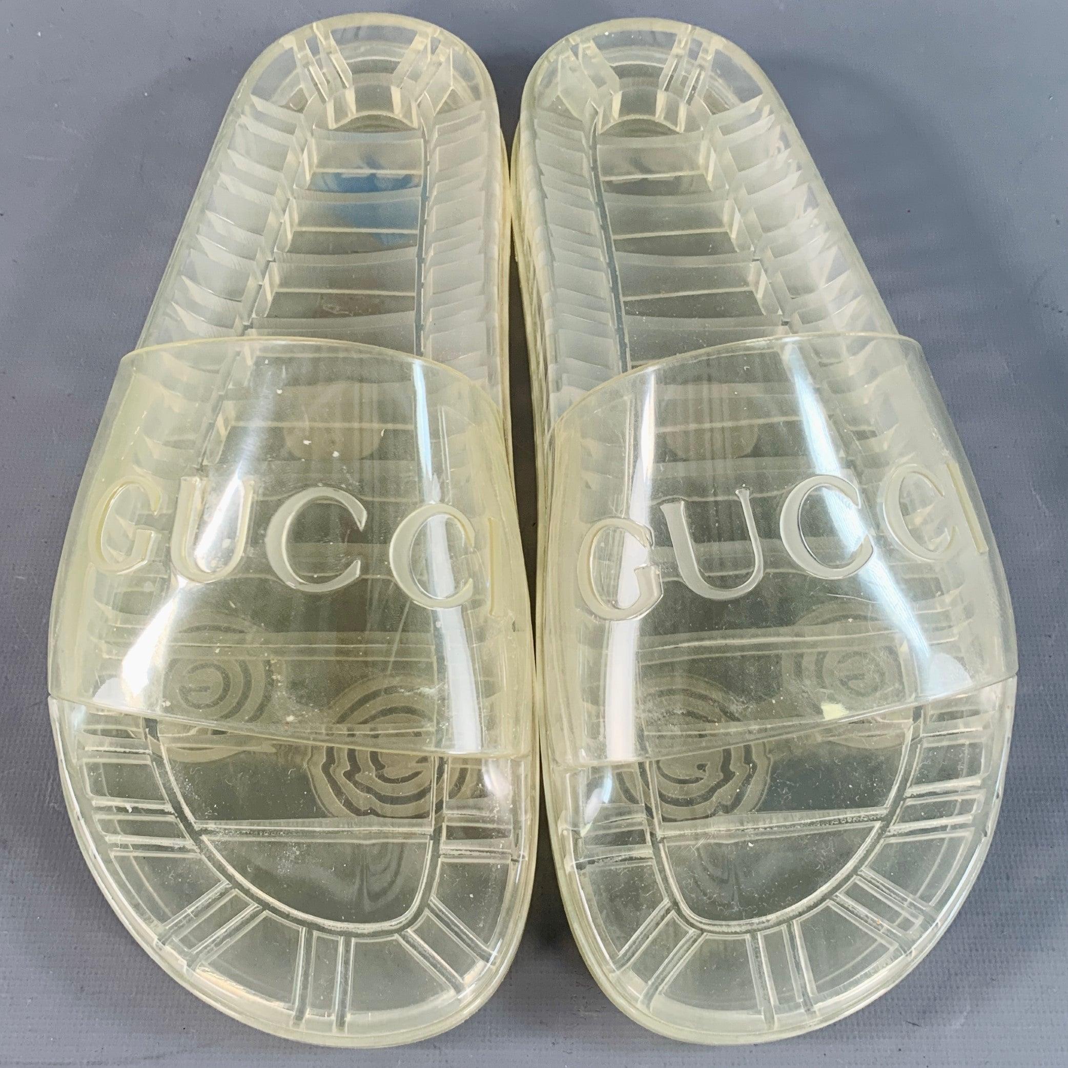 Gucci Size 10.5 Clear Transparent Logo Rubber Slide Sandals Bon état - En vente à San Francisco, CA