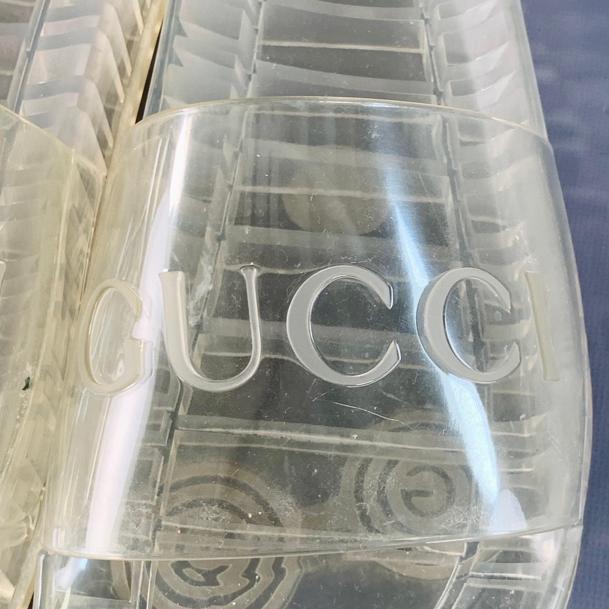 Gucci Size 10.5 Clear Transparent Logo Rubber Slide Sandals Pour hommes en vente