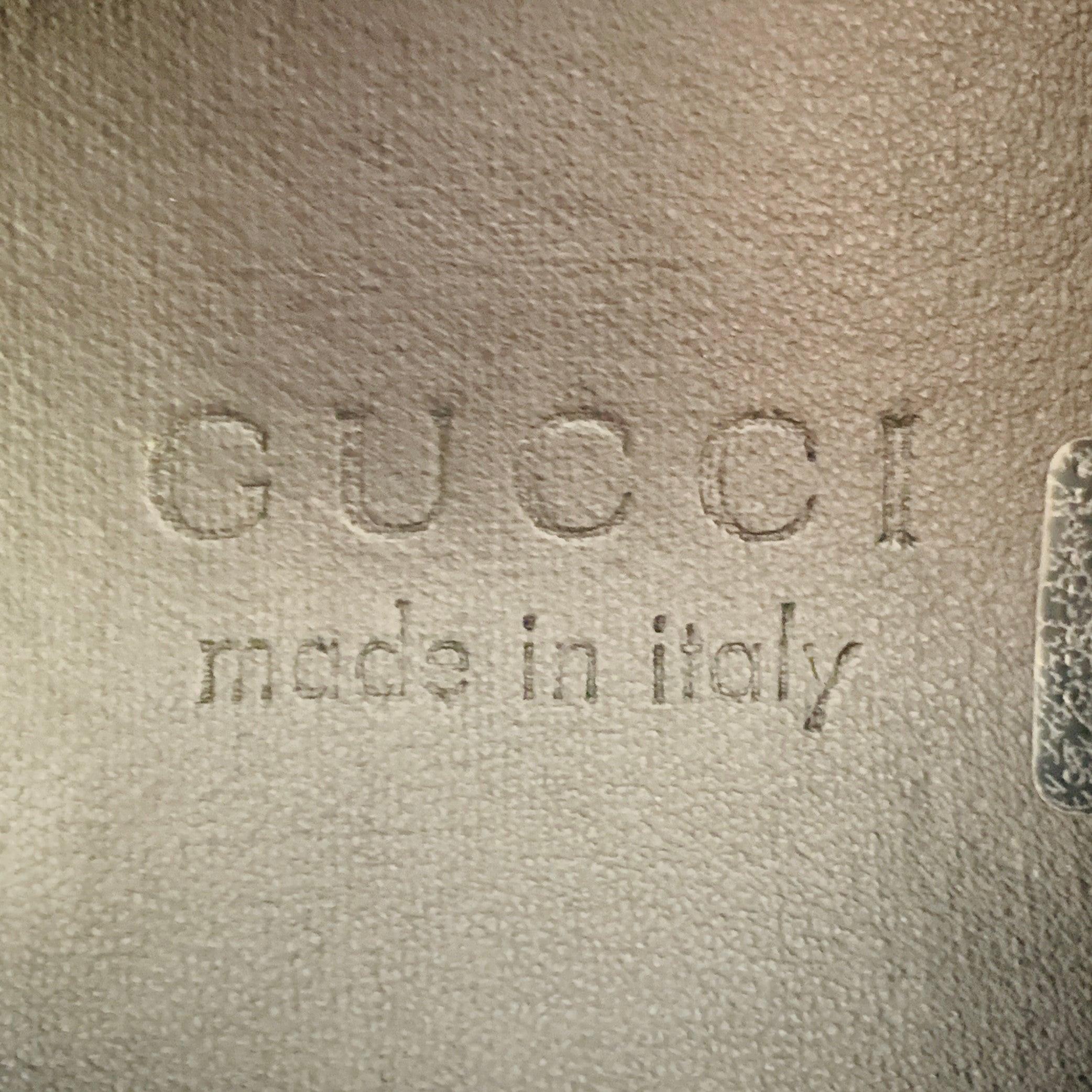 Gucci taglia 10.5 Scarpe da ginnastica nere grigie Monogram in vendita 2