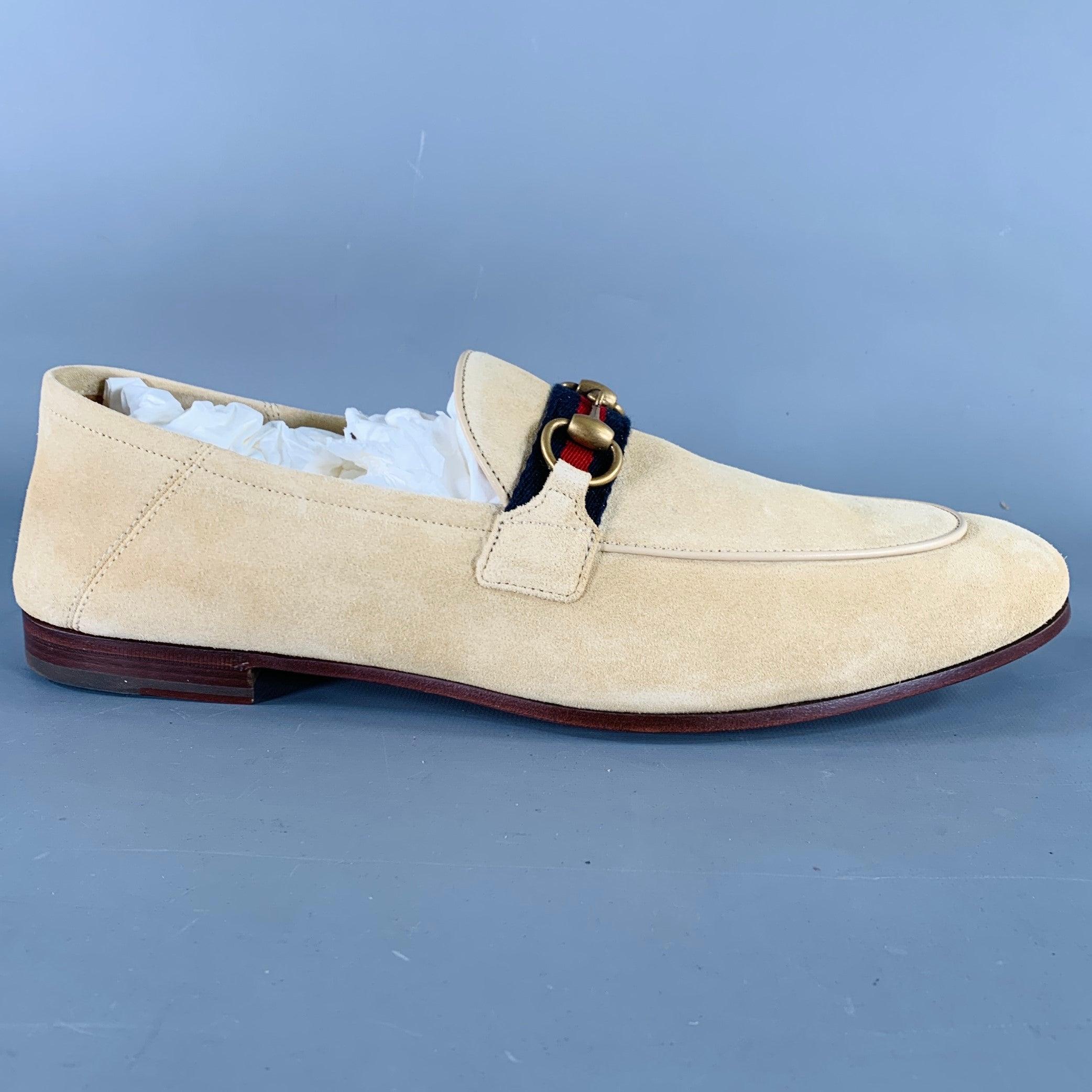 GUCCI loafers
in a beige suede featuring a navy and red ribbon trim with gold tone metal horse bit detail. Comes with box.New with Box. 

Marked:   58151312 04WOutsole: 11.75 x 3.5 inches 
  
  
 
Sui Generis Reference: 135818
Category: Loafers
More