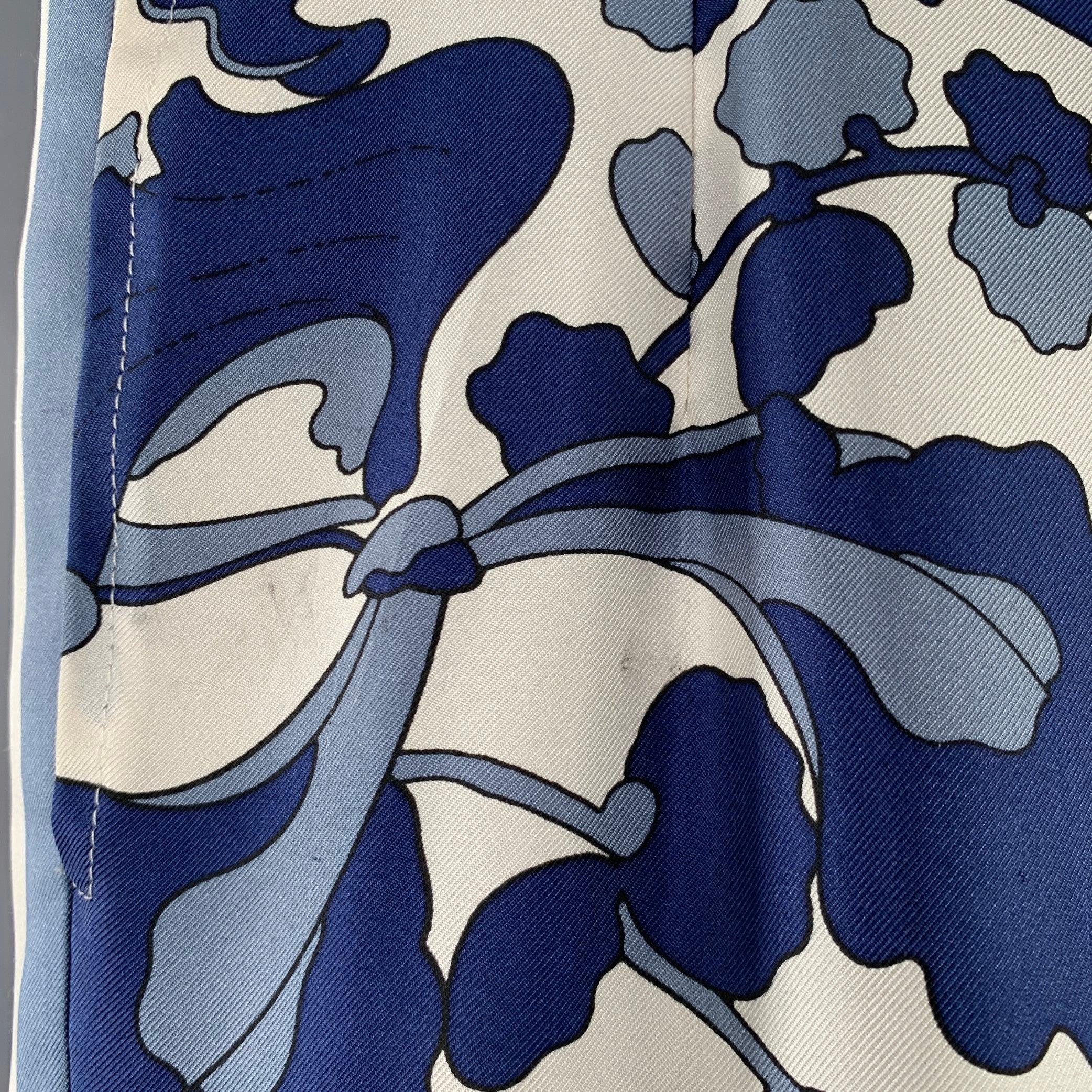 GUCCI Size 32 Blue White Floral Silk Elastic Waistband Casual Pants In Good Condition For Sale In San Francisco, CA