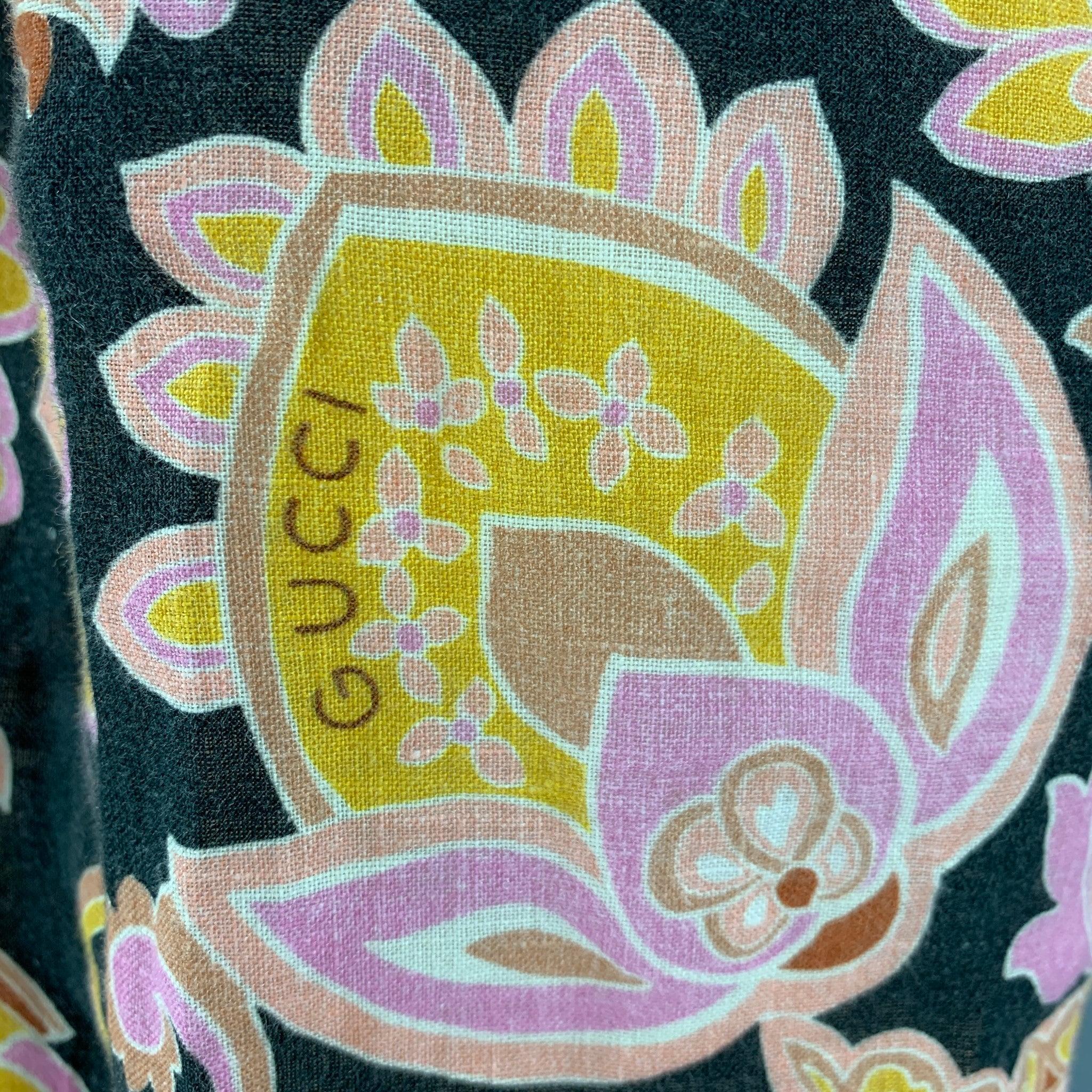 GUCCI Size 32 Purple Yellow Floral Cotton Flat Front Shorts In Good Condition For Sale In San Francisco, CA