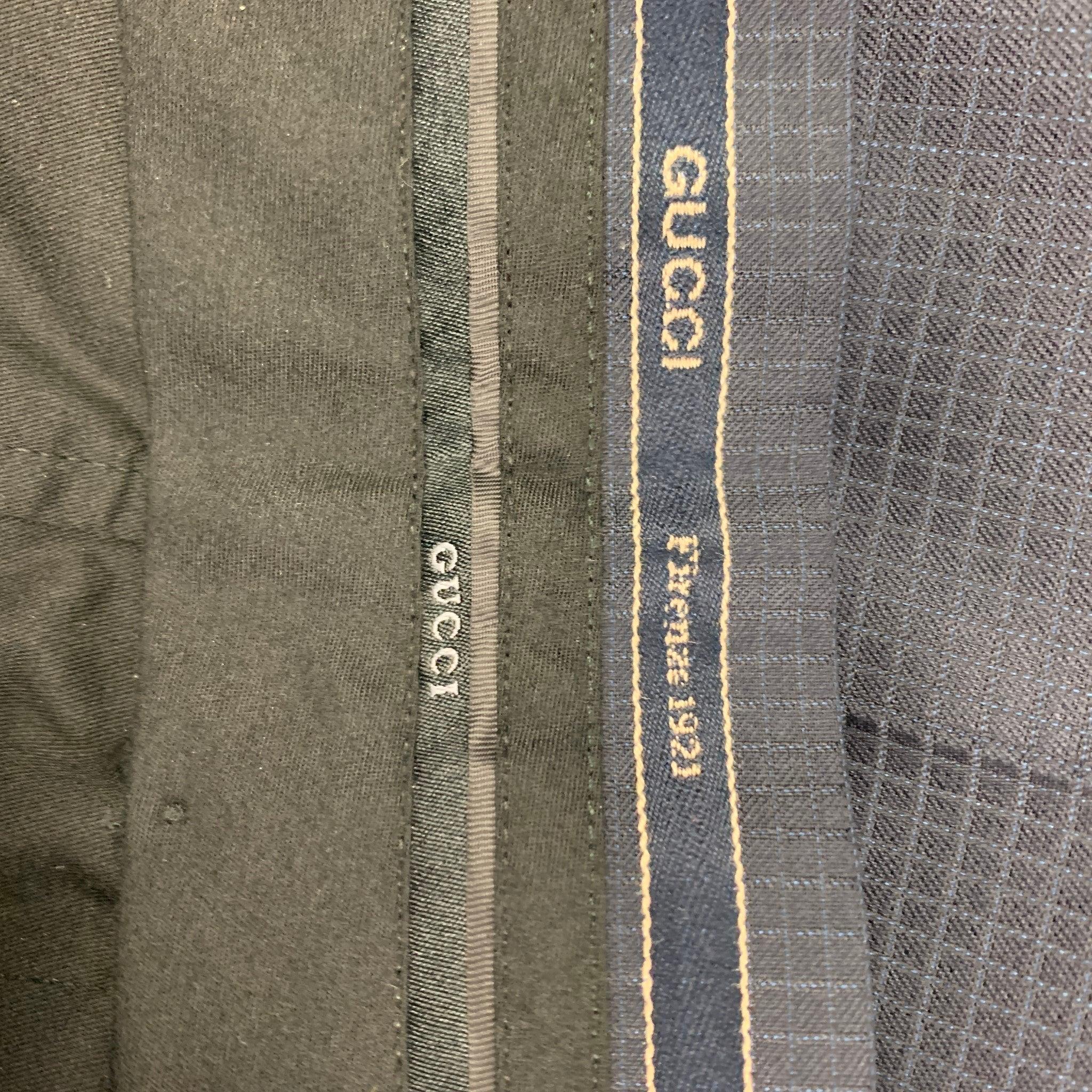 GUCCI Size 34 Navy Checkered Wool Flat Front Dress Pants In Good Condition In San Francisco, CA