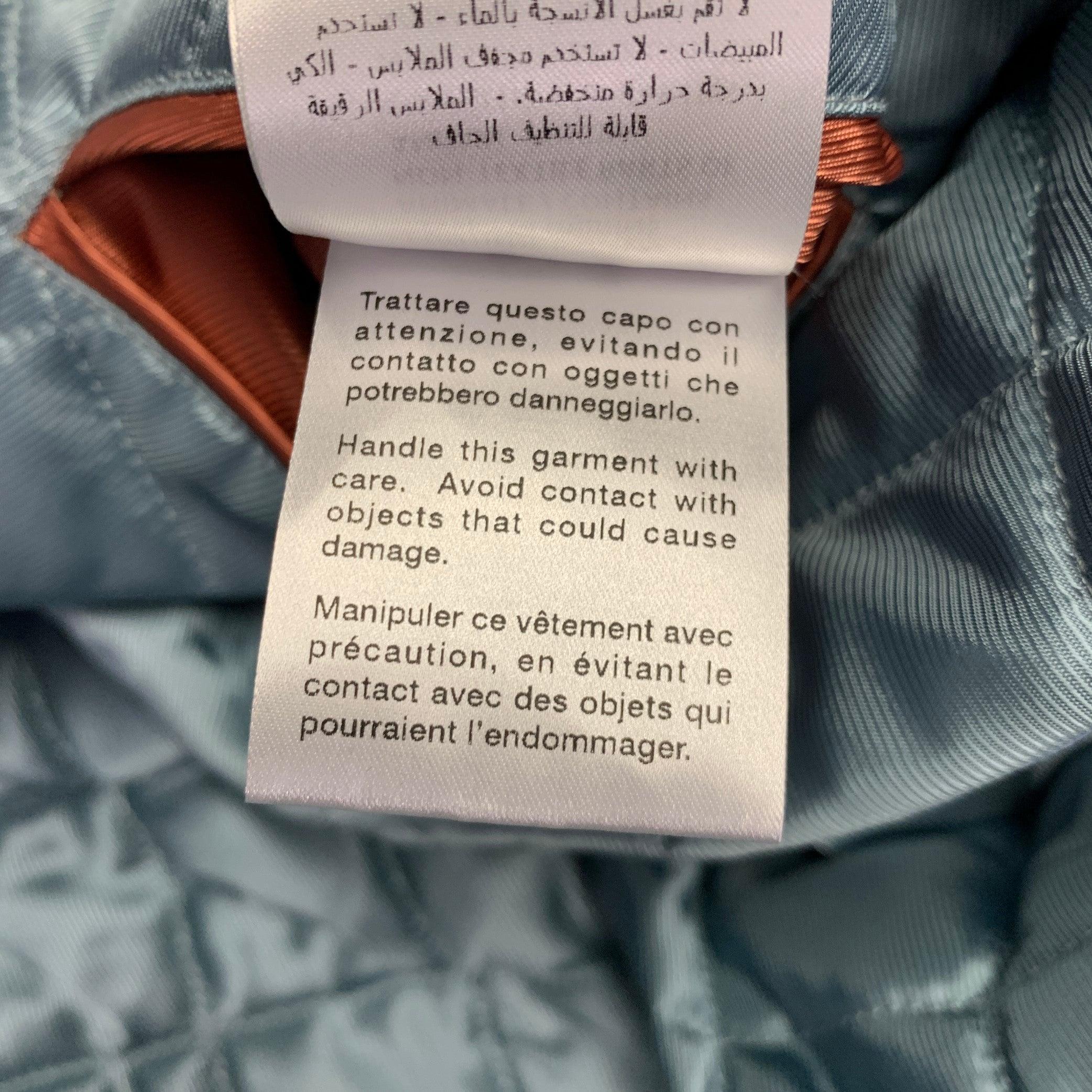 GUCCI Blouson en soie graphique beige multicolore, taille 36 en vente 6