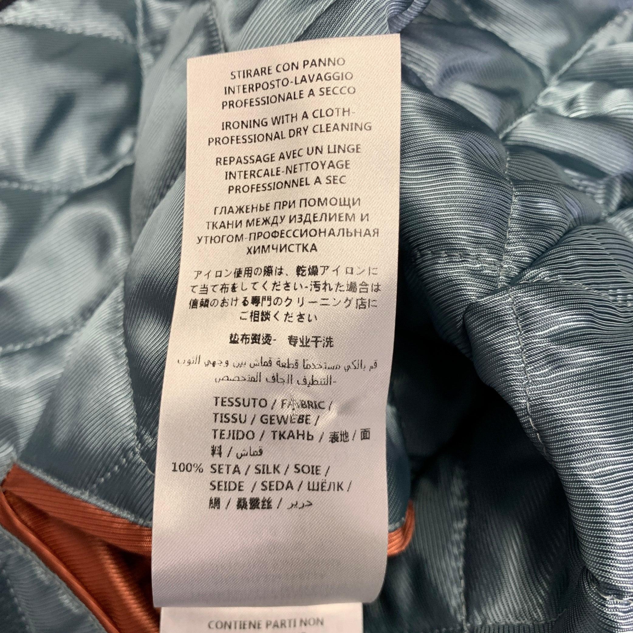 GUCCI Blouson en soie graphique beige multicolore, taille 36 en vente 3