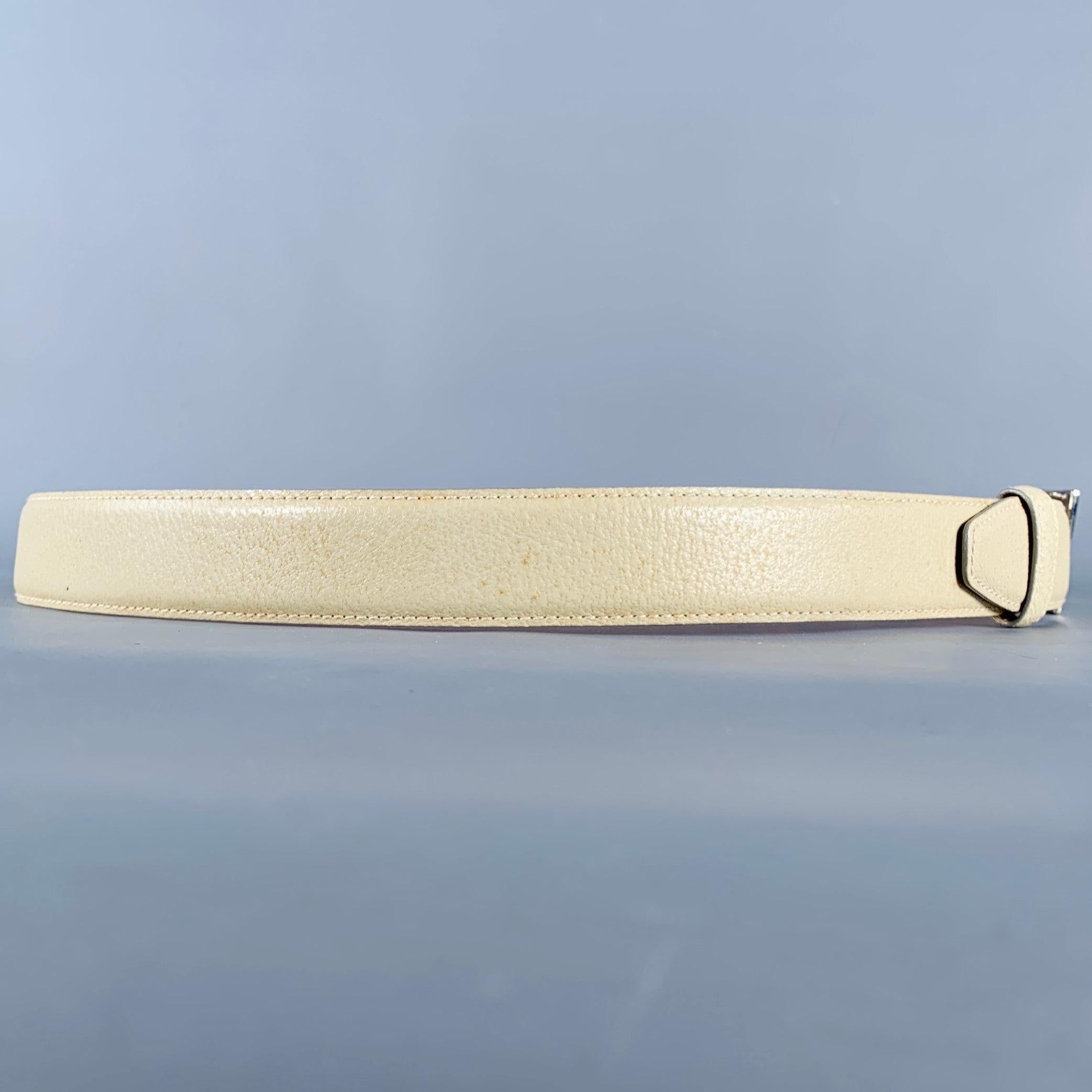 GUCCI Size 36 Beige Silver Leather Belt In Good Condition For Sale In San Francisco, CA