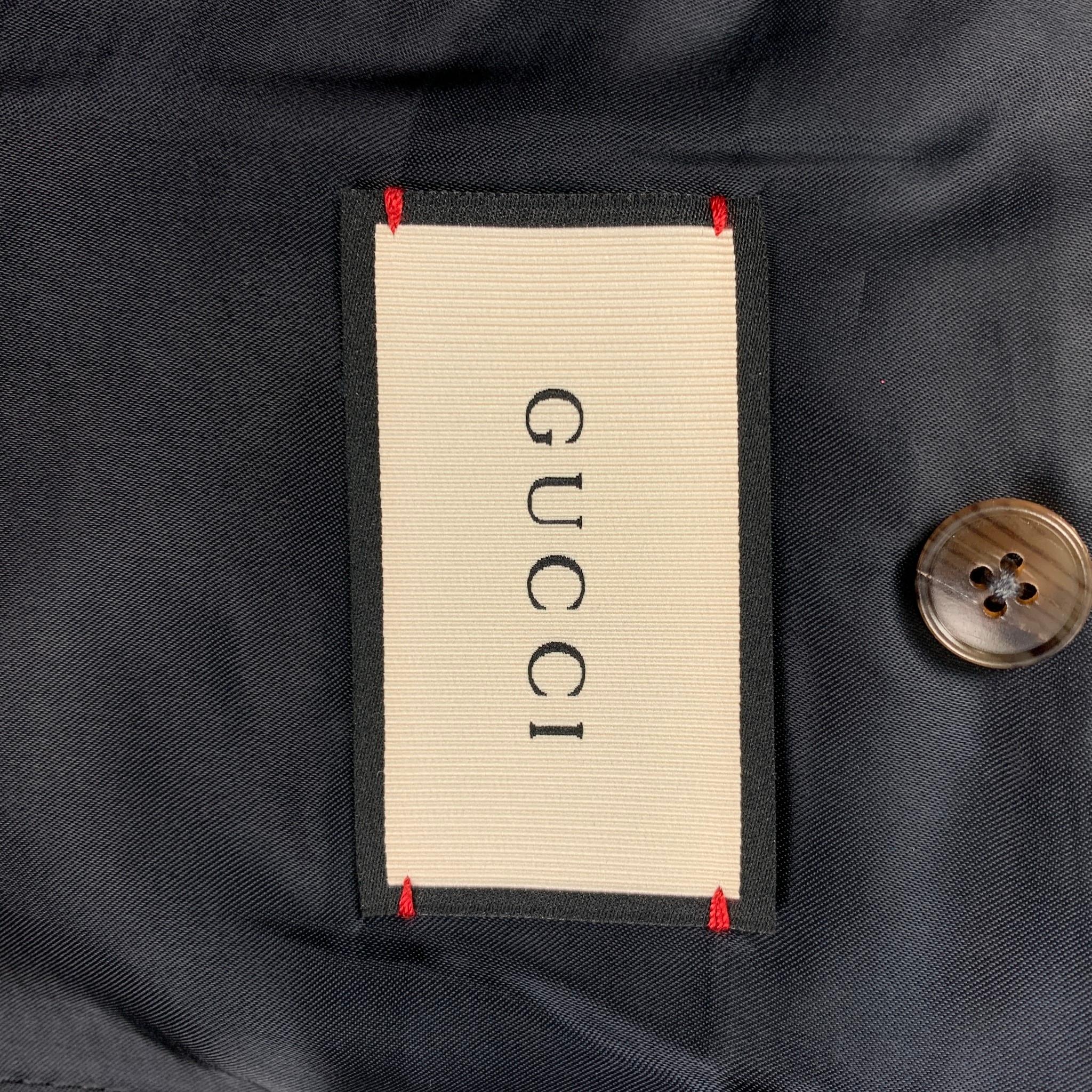GUCCI Size 36 Regular Charcoal Navy Royal Bee Embroidery Wool Sport Coat In Excellent Condition In San Francisco, CA