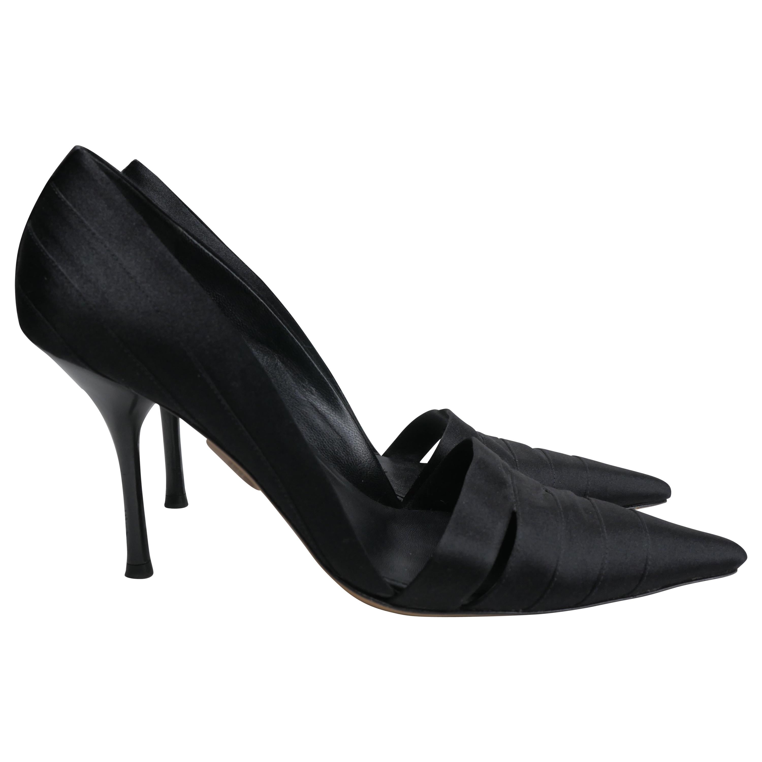 Gucci Size 38 Black Satin Pointed Toe Pumps