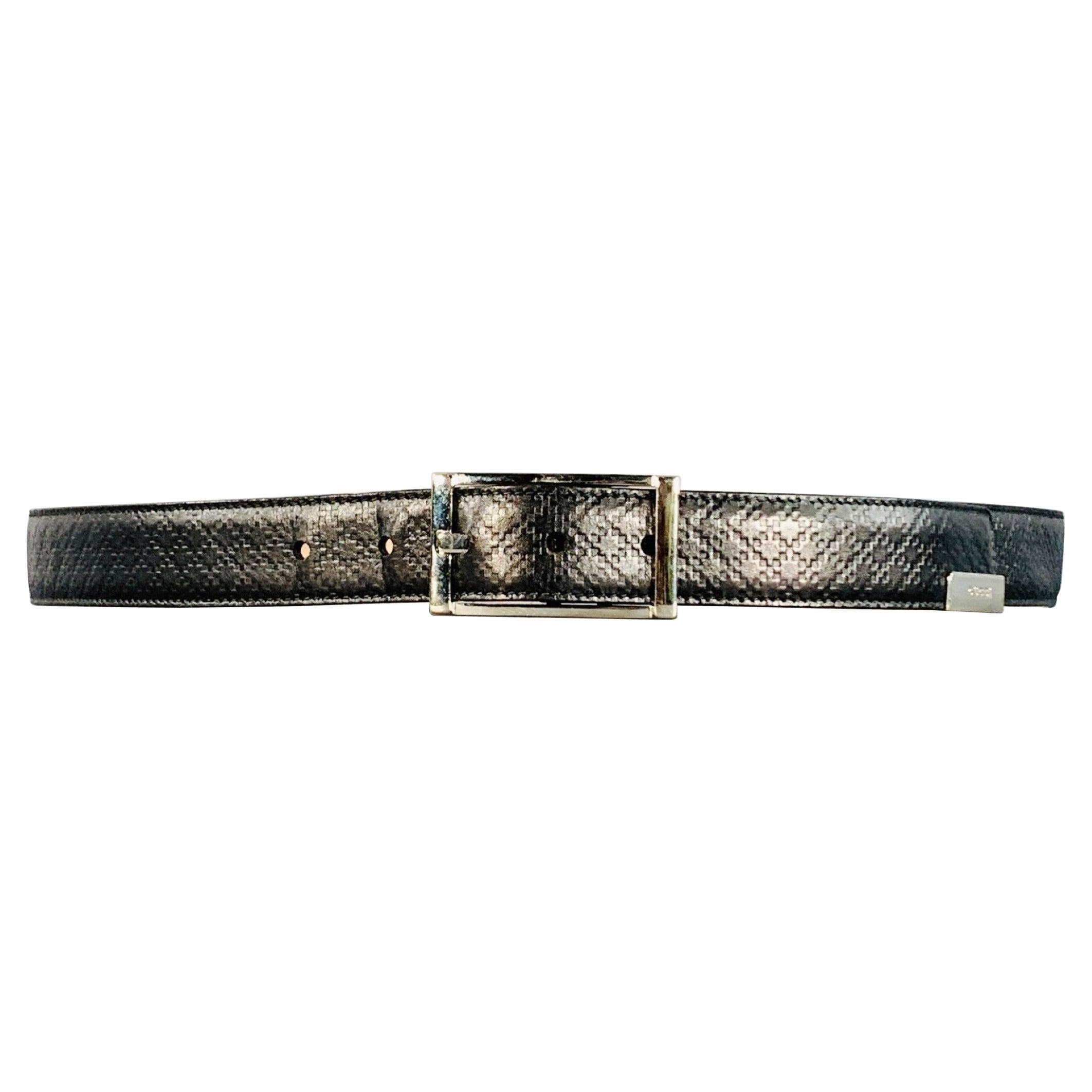 Gucci Taglia 38 Cintura in pelle geometrica in rilievo nero argento in vendita