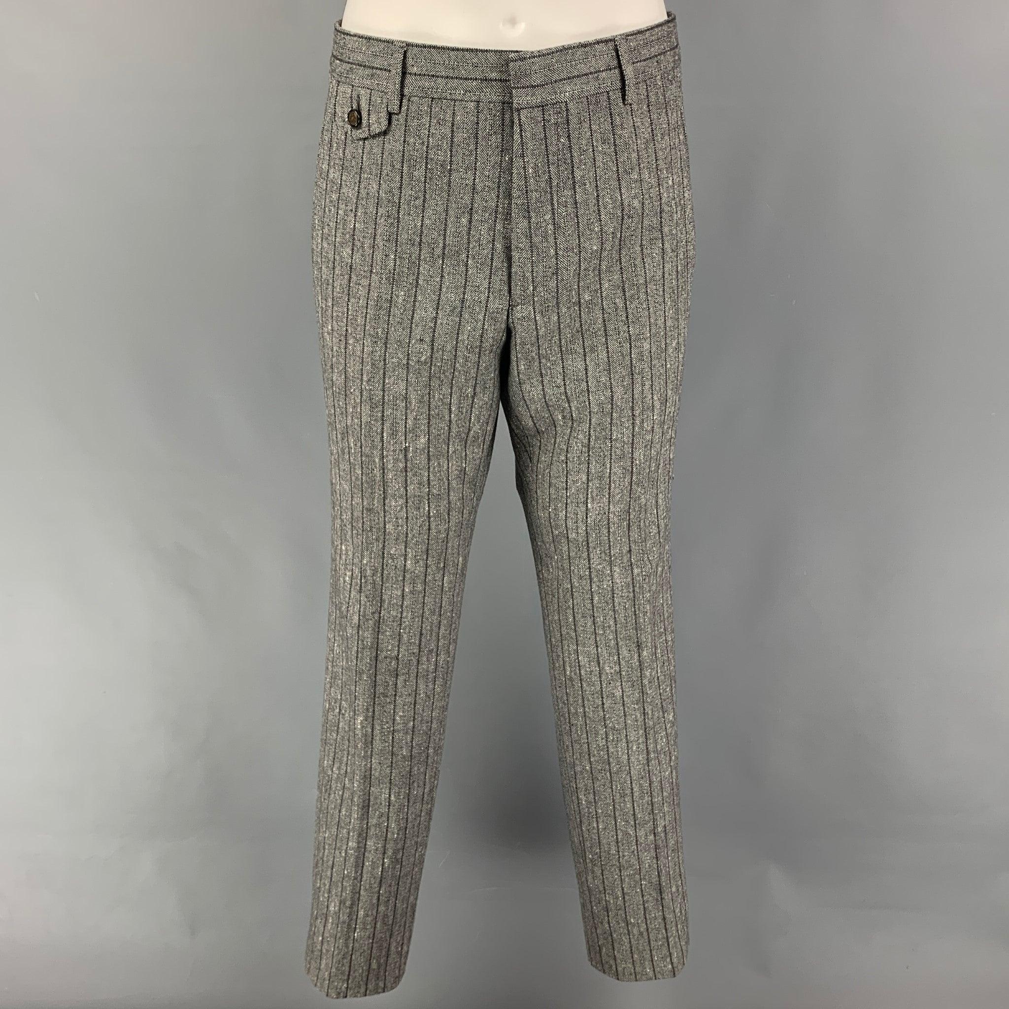 GUCCI Size 38 Grey Stripe Wool Blend Notch Lapel Suit For Sale 1
