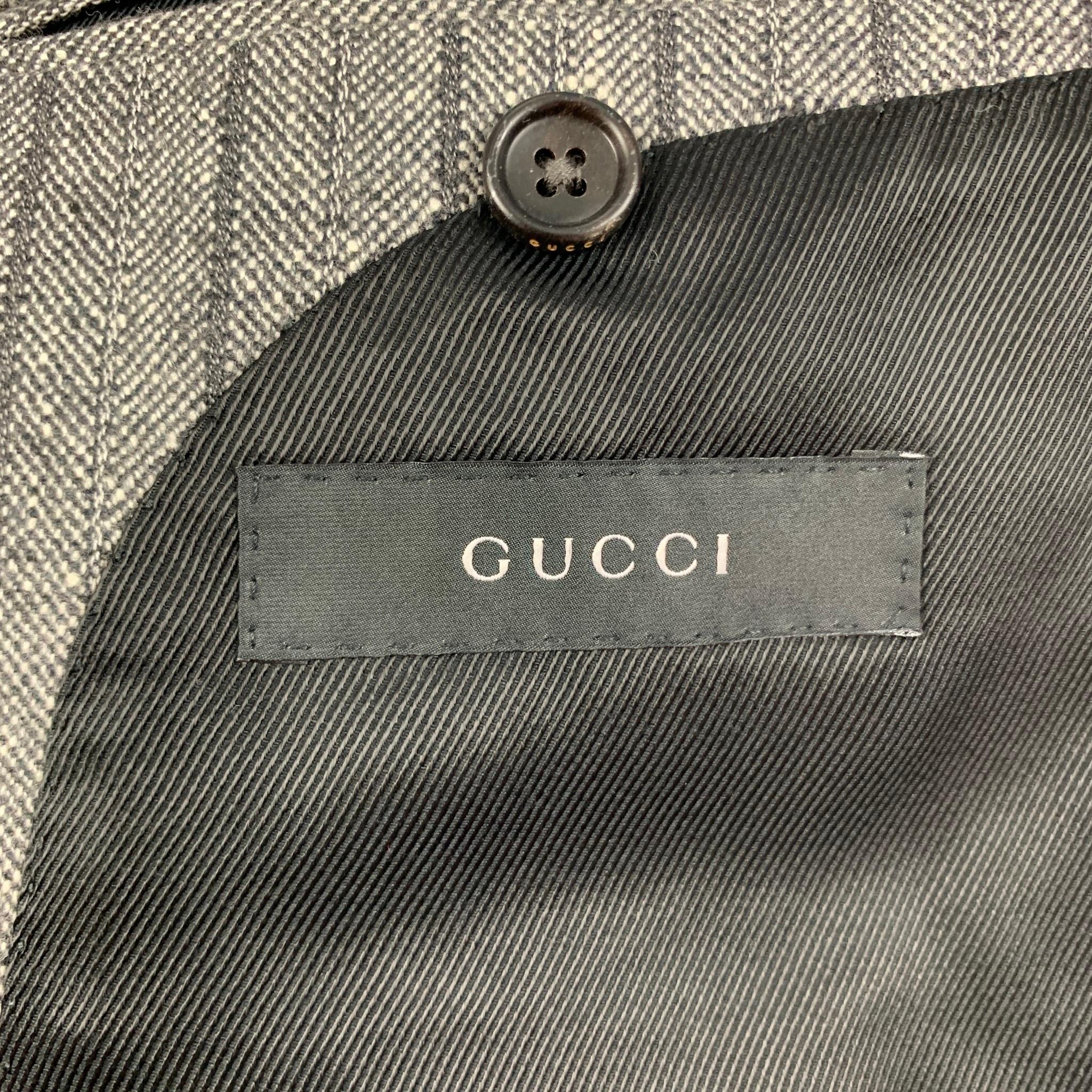 GUCCI Size 38 Grey Stripe Wool Blend Notch Lapel Suit 3