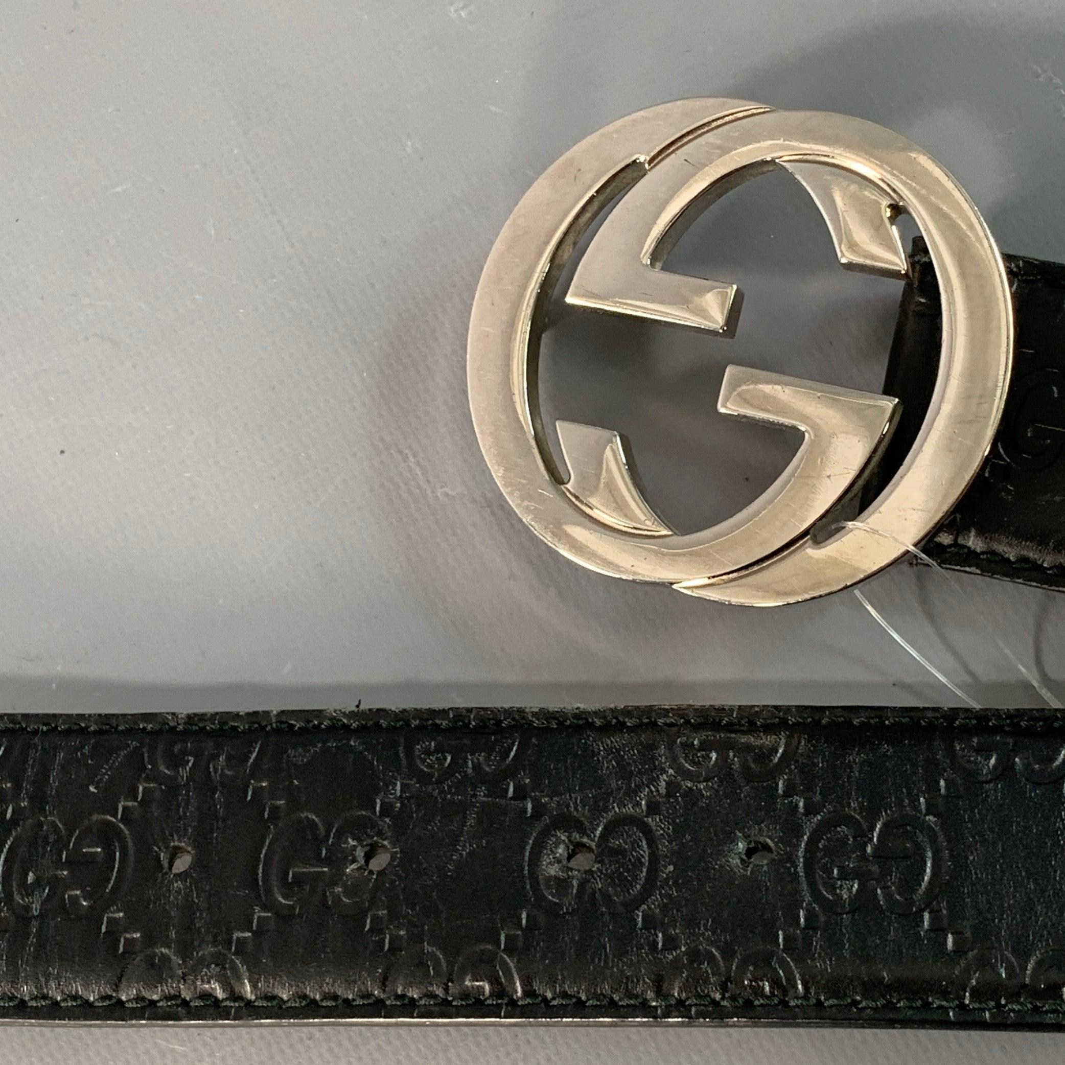 Gucci Taglia 38 Cintura in pelle nera Monogram GG con fibbia in vendita 4