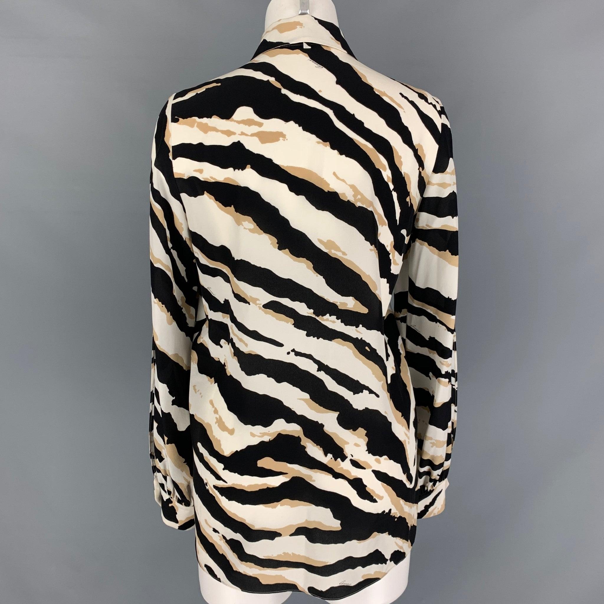 GUCCI Größe 4 Beige Schwarze & Weiße Bluse mit verstecktem Seidendruck im Zustand „Hervorragend“ im Angebot in San Francisco, CA