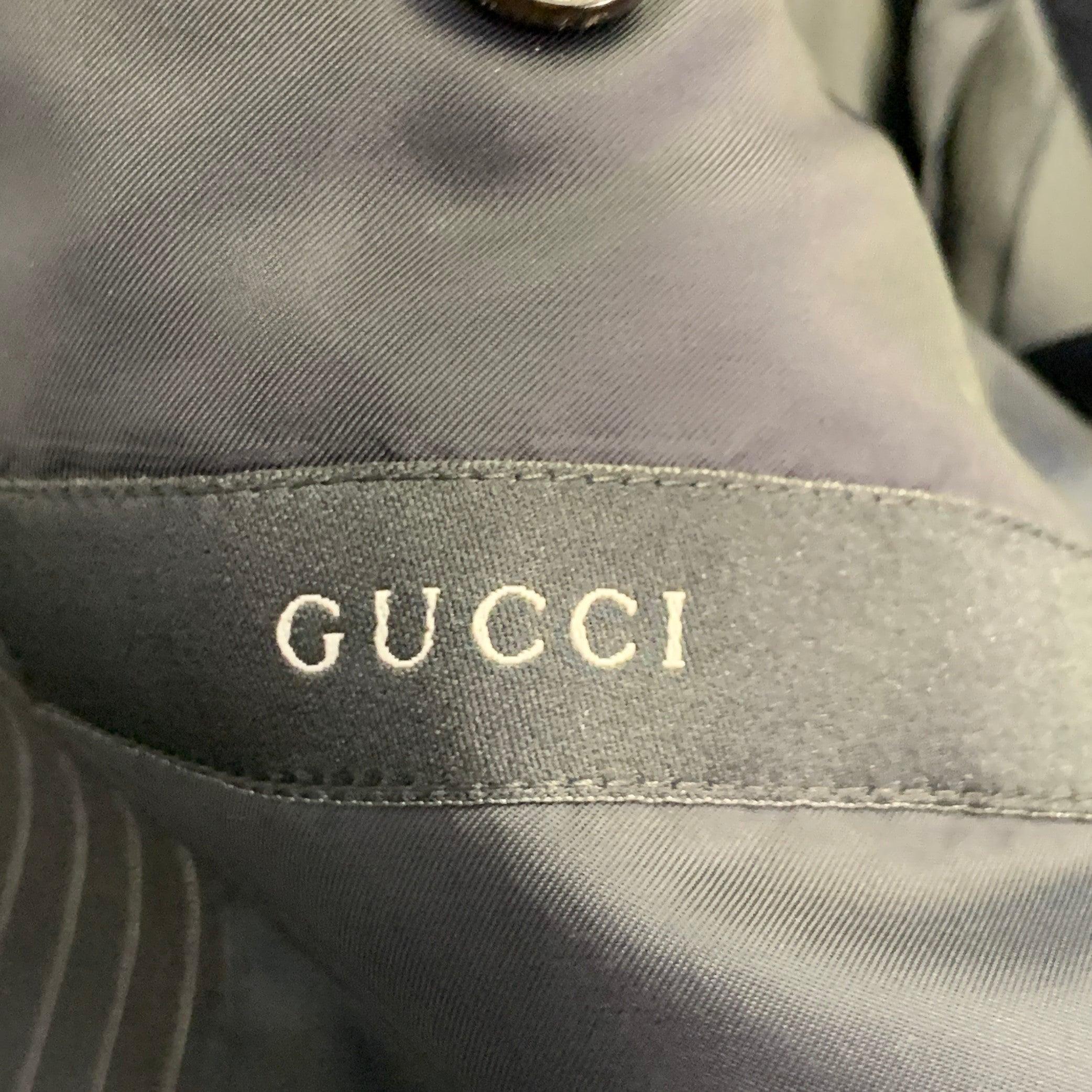 Gucci Size 40 Black Grey Pinstripe Wool Mohair Single Breasted Suit (Costume croisé en laine et mohair) en vente 2