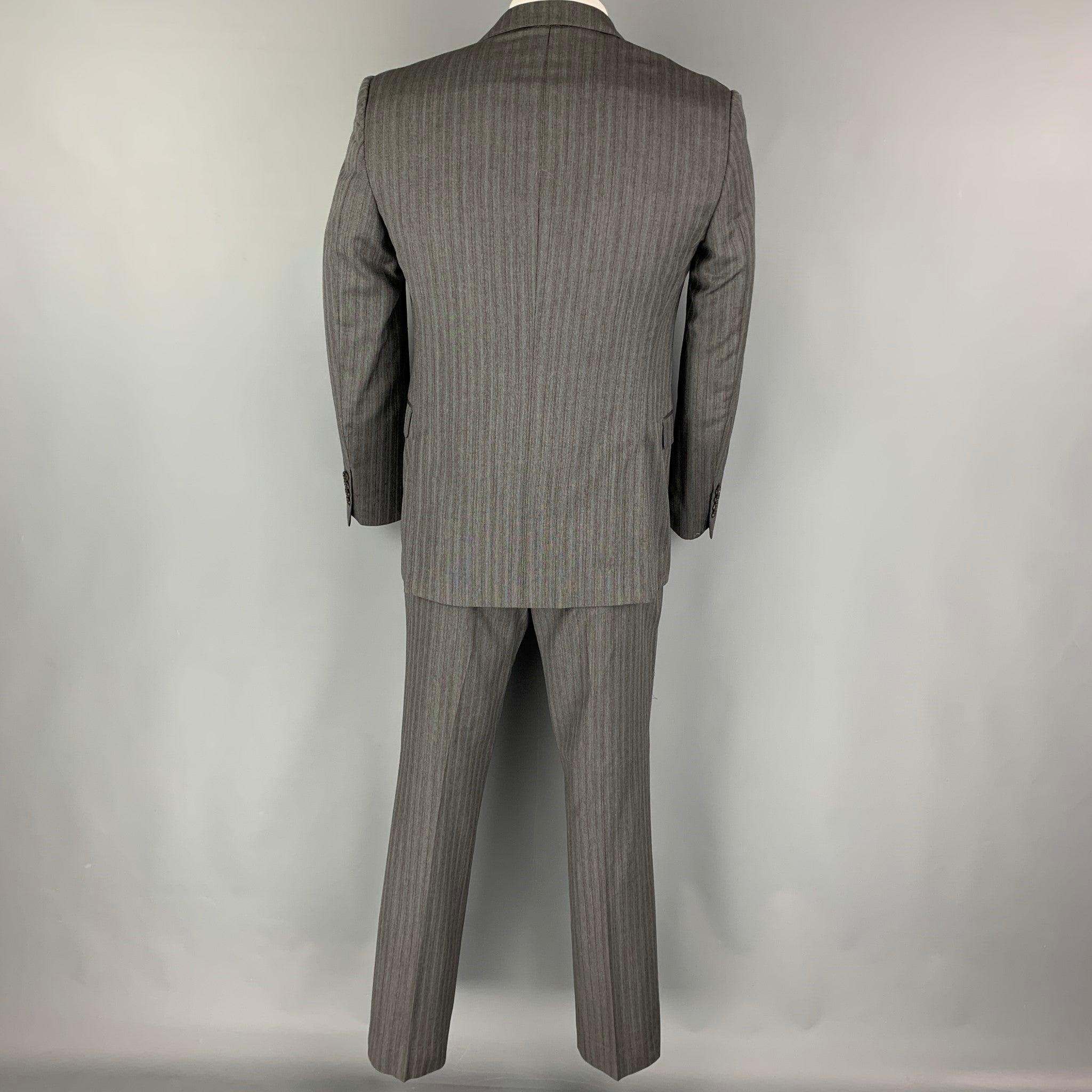 GUCCI Size 40 Grey Blue Stripe Wool Notch Lapel Suit In Good Condition In San Francisco, CA