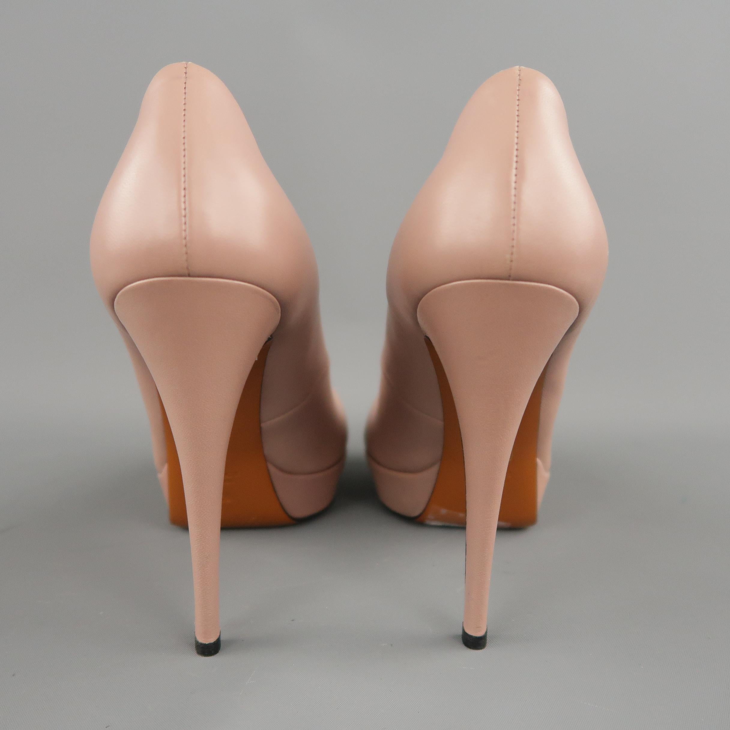 GUCCI Size 7.5 Muted Pink Leather Platform Heels Pumps In Excellent Condition In San Francisco, CA