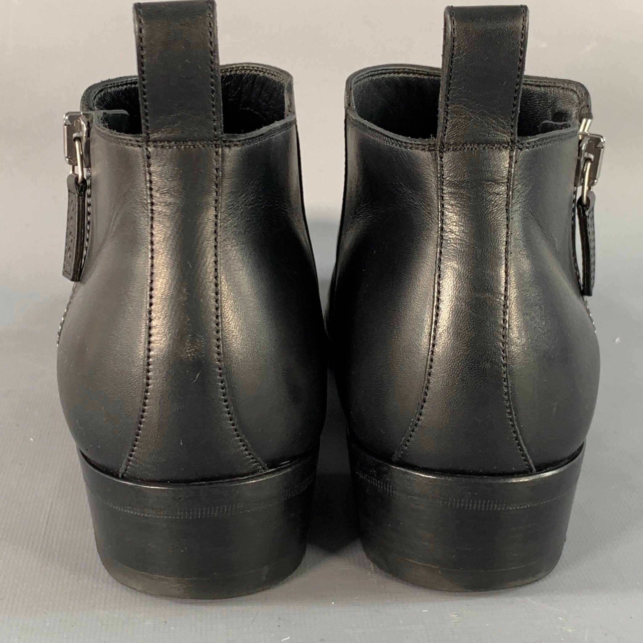 Noir Gucci Size 8 Black Leather Side Zipper Ankle Boots en vente