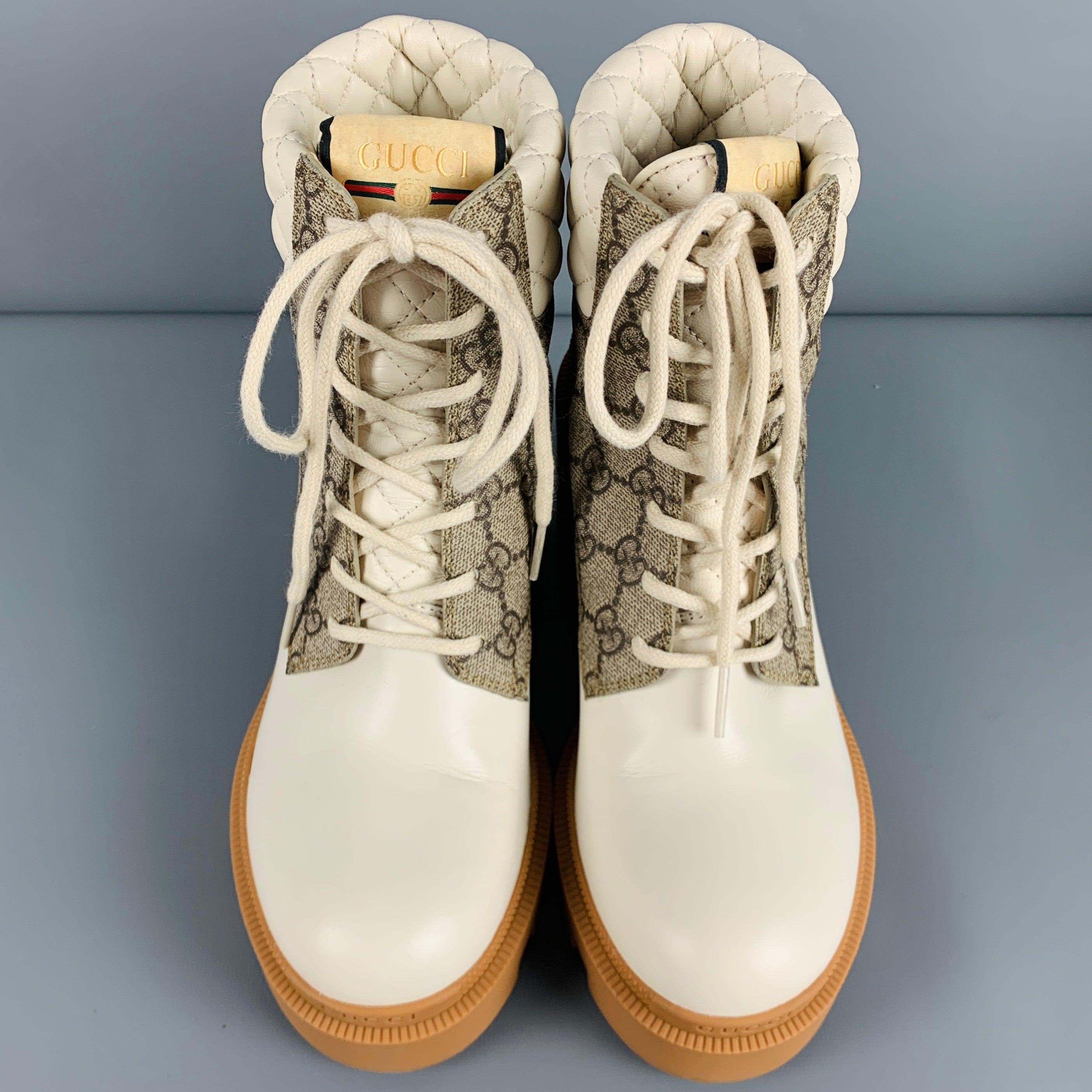 Gucci Size 8 Cream Brown Leather Monogram Chunky Heel Boots Pour femmes en vente