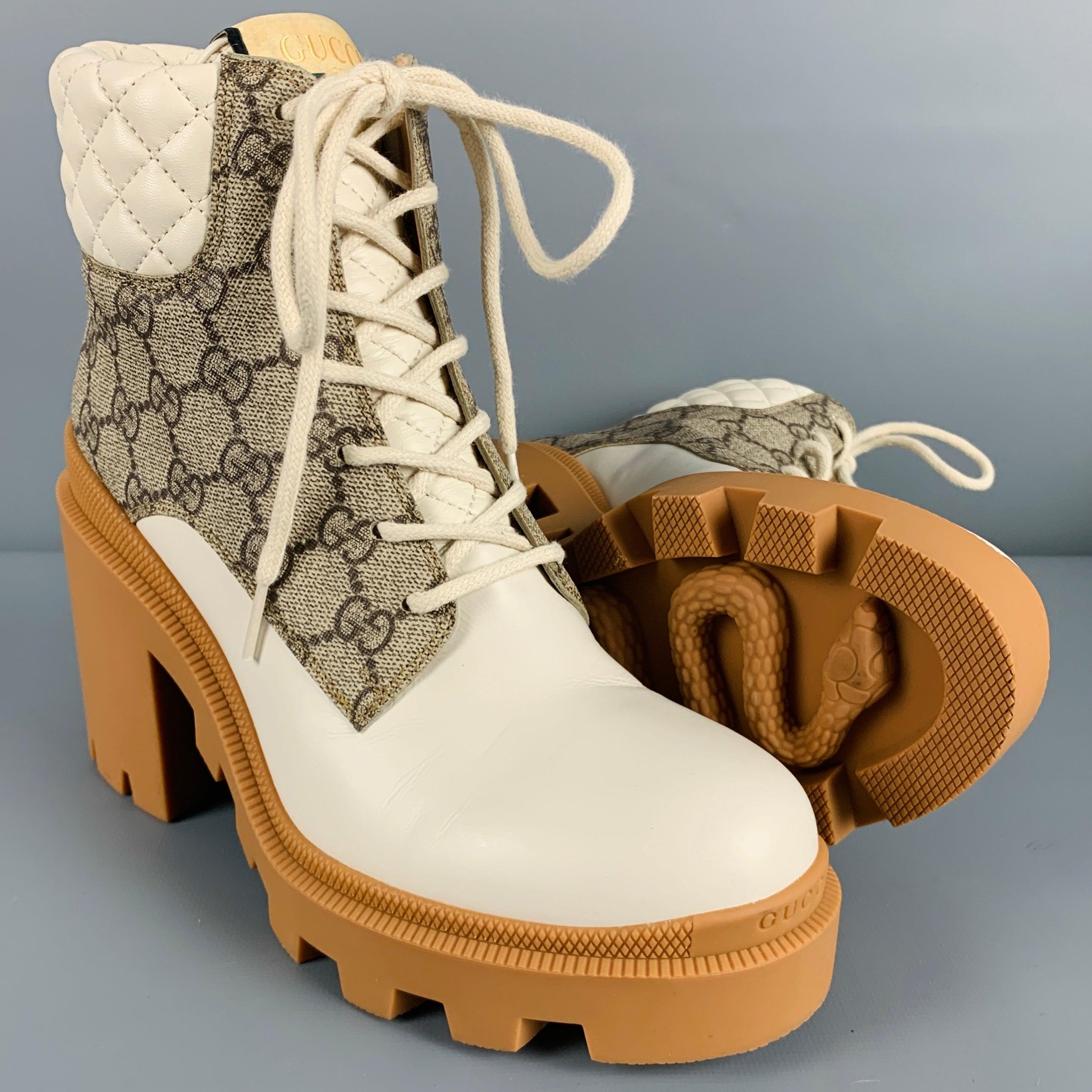 Gucci Size 8 Cream Brown Leather Monogram Chunky Heel Boots en vente 1