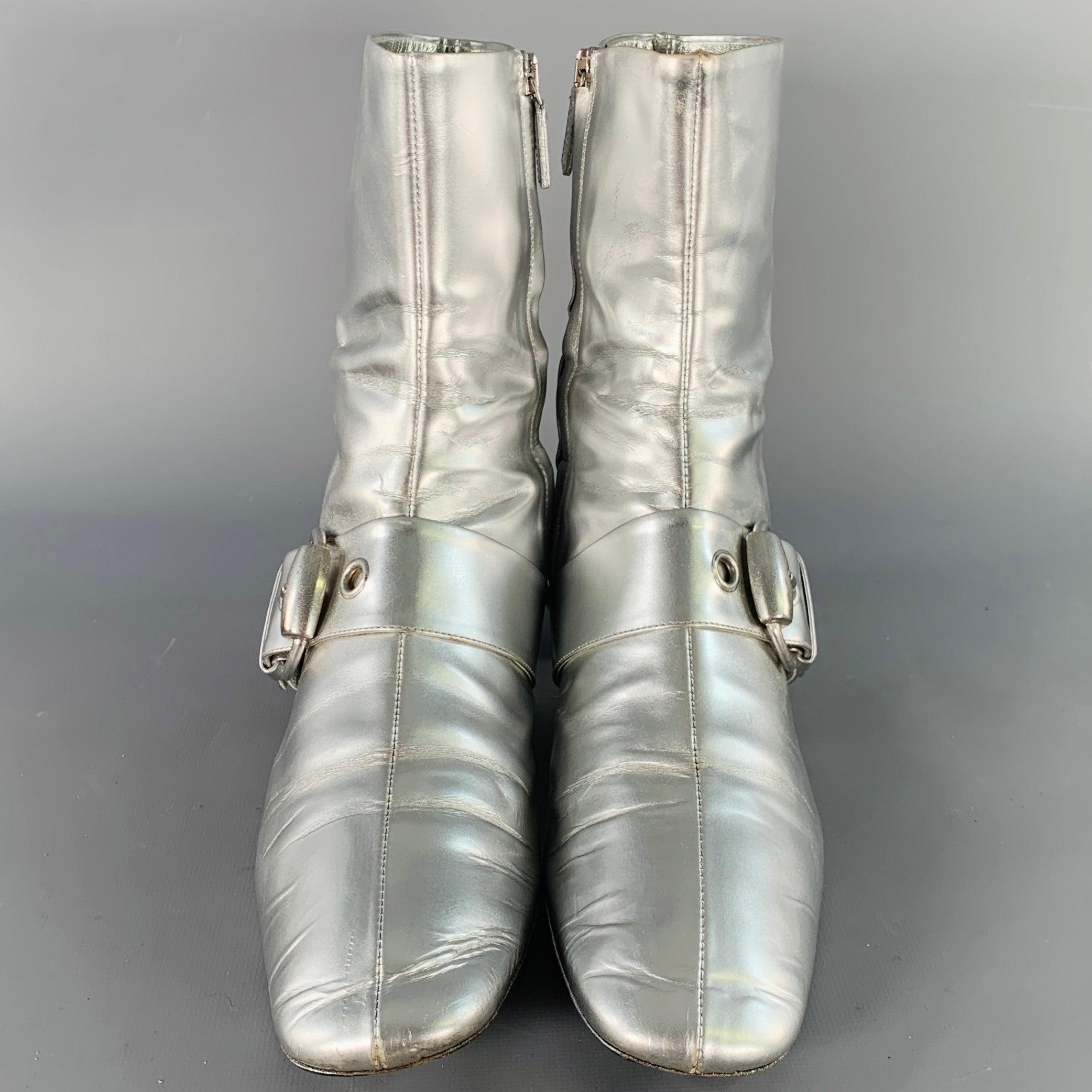 Women's GUCCI Size 8.5 Metallic Silver Leather Side Zipper Ankle Boots For Sale