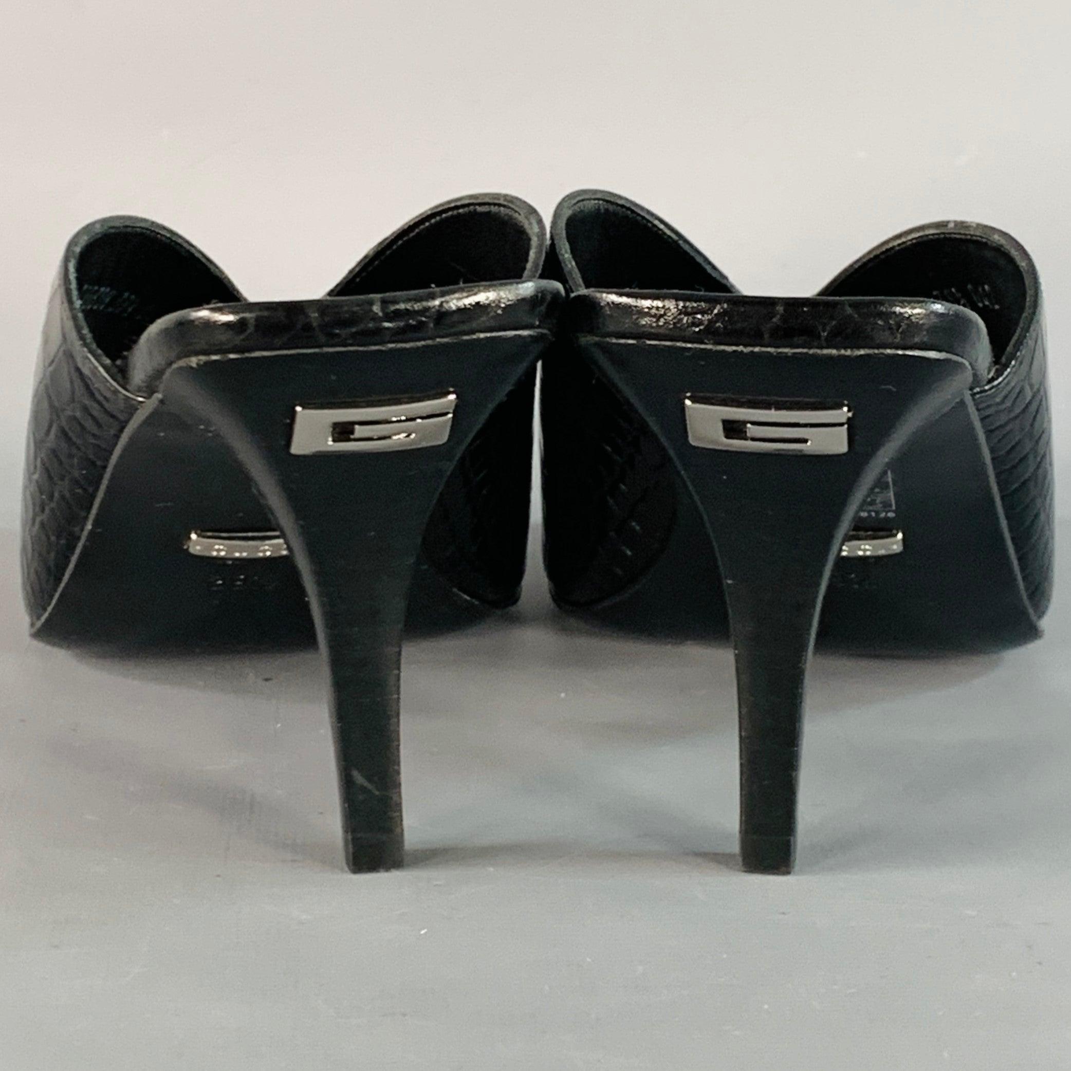 Noir Gucci Size 9.5 Black Croc Embossed Leather Mules Pumps en vente