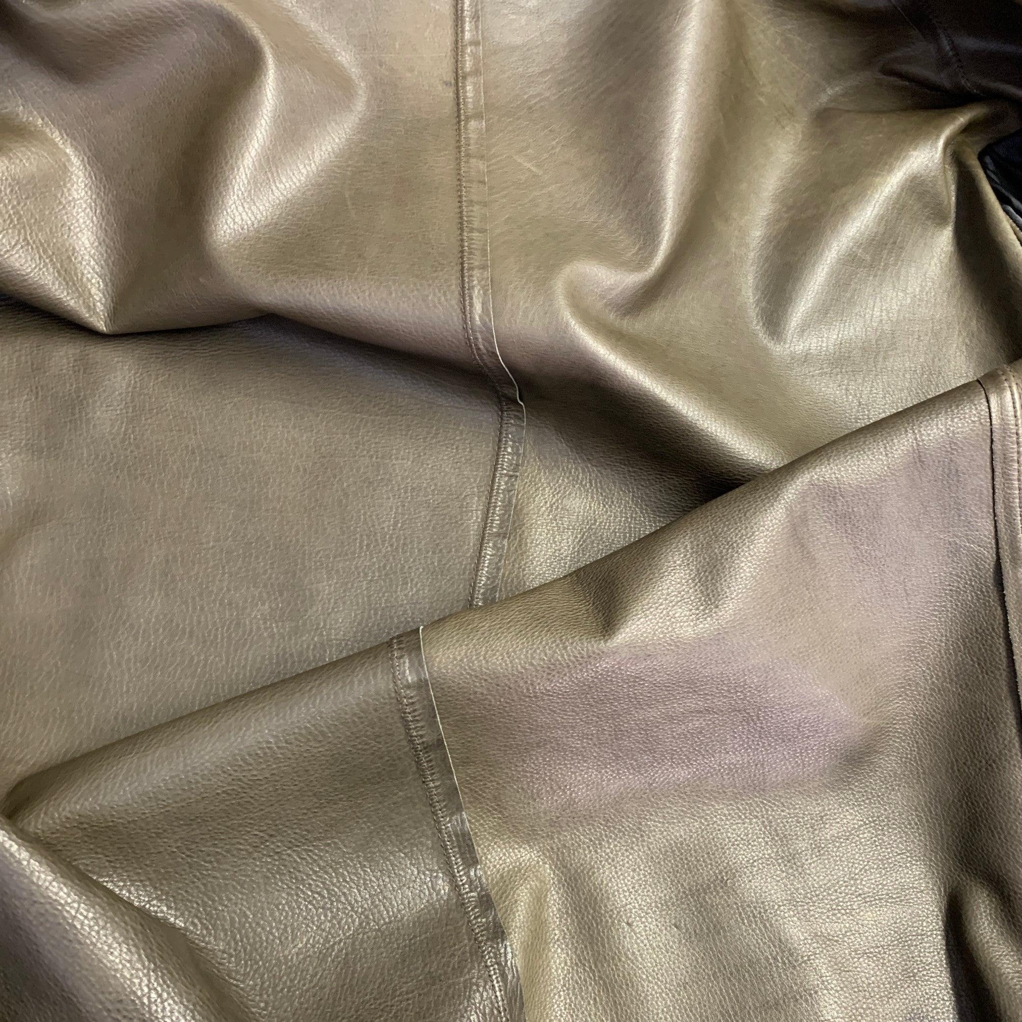 Giacca da moto in pelle scamosciata marrone Oliver di GUCCI taglia M. in vendita 2