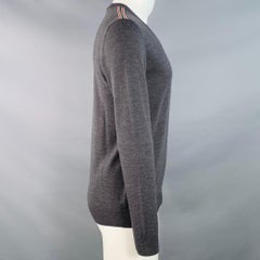 GUCCI Size M Charcoal Grey Red Green Contrast Trim Wool V-Neck Pullover (Pull à col V en laine)