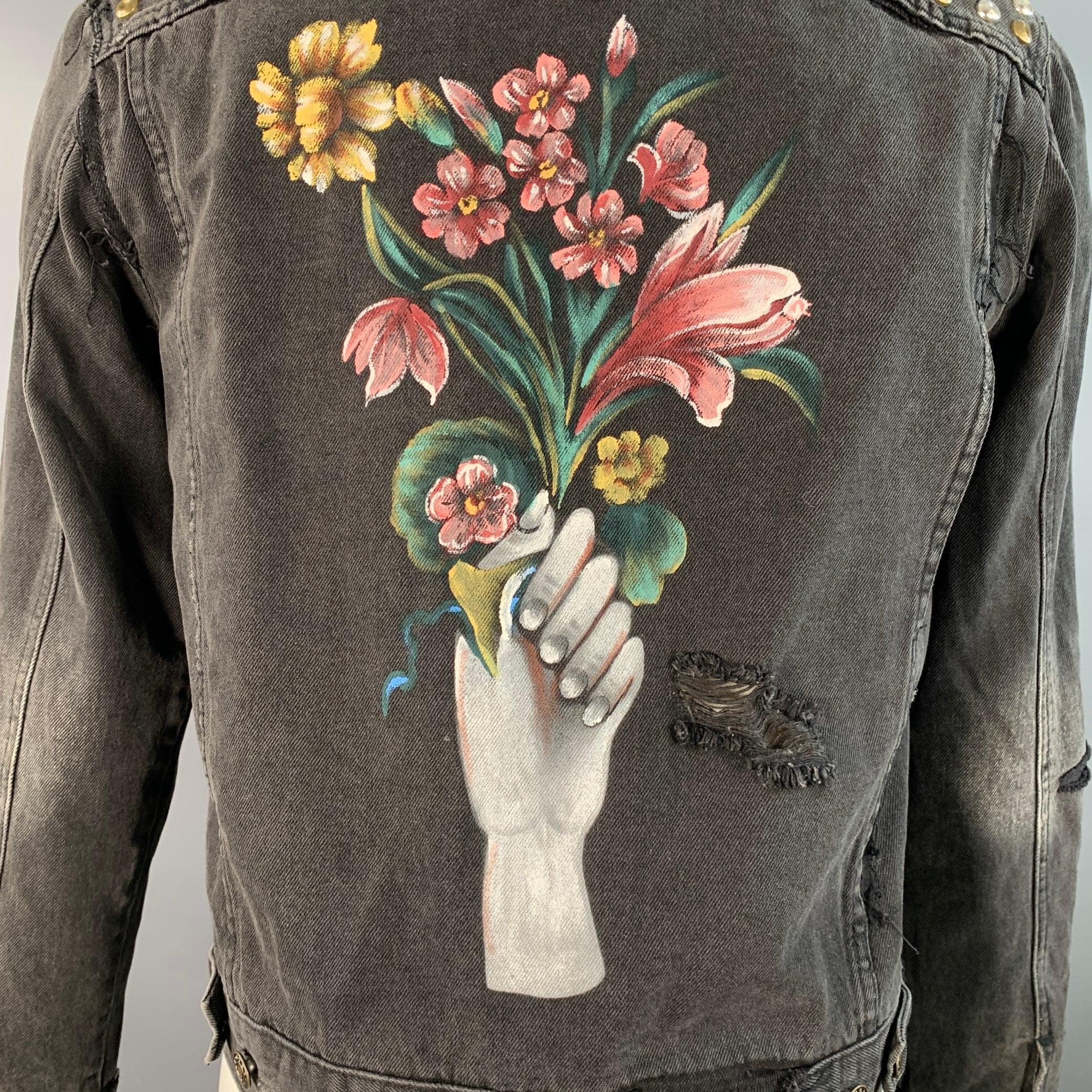 GUCCI Größe M Hollywood Grey Painted Cotton Distressed Studded Denim Jacket Herren im Angebot