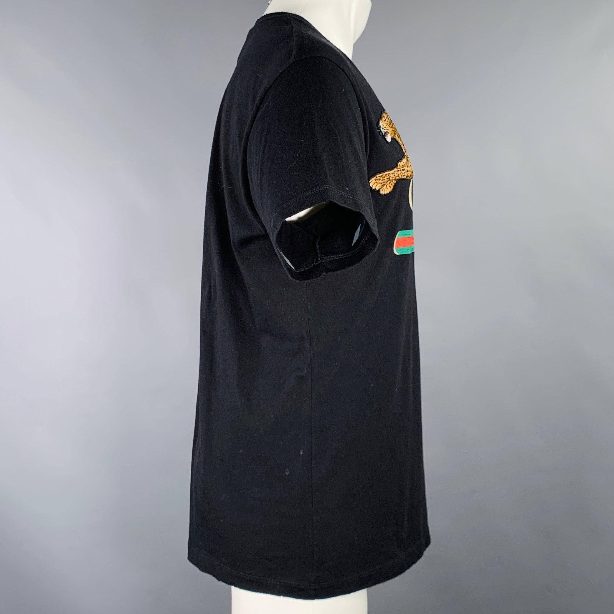 GUCCI Size S Black Multi Color Logo Short Sleeve T-shirt In Good Condition For Sale In San Francisco, CA