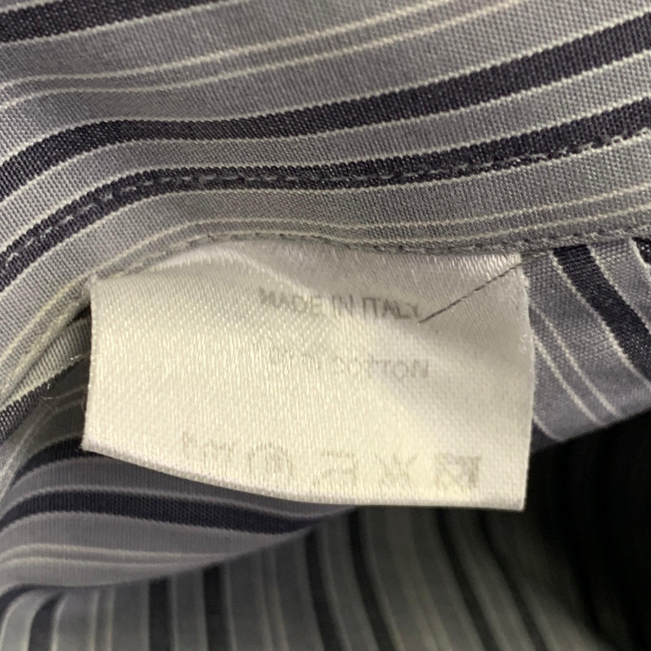 Gucci Size S Grey Charcoal White Stripe Cotton French Cuffs Long Sleeve Shirt (Chemise à manches longues en coton à rayures gris anthracite et blanc) en vente 3
