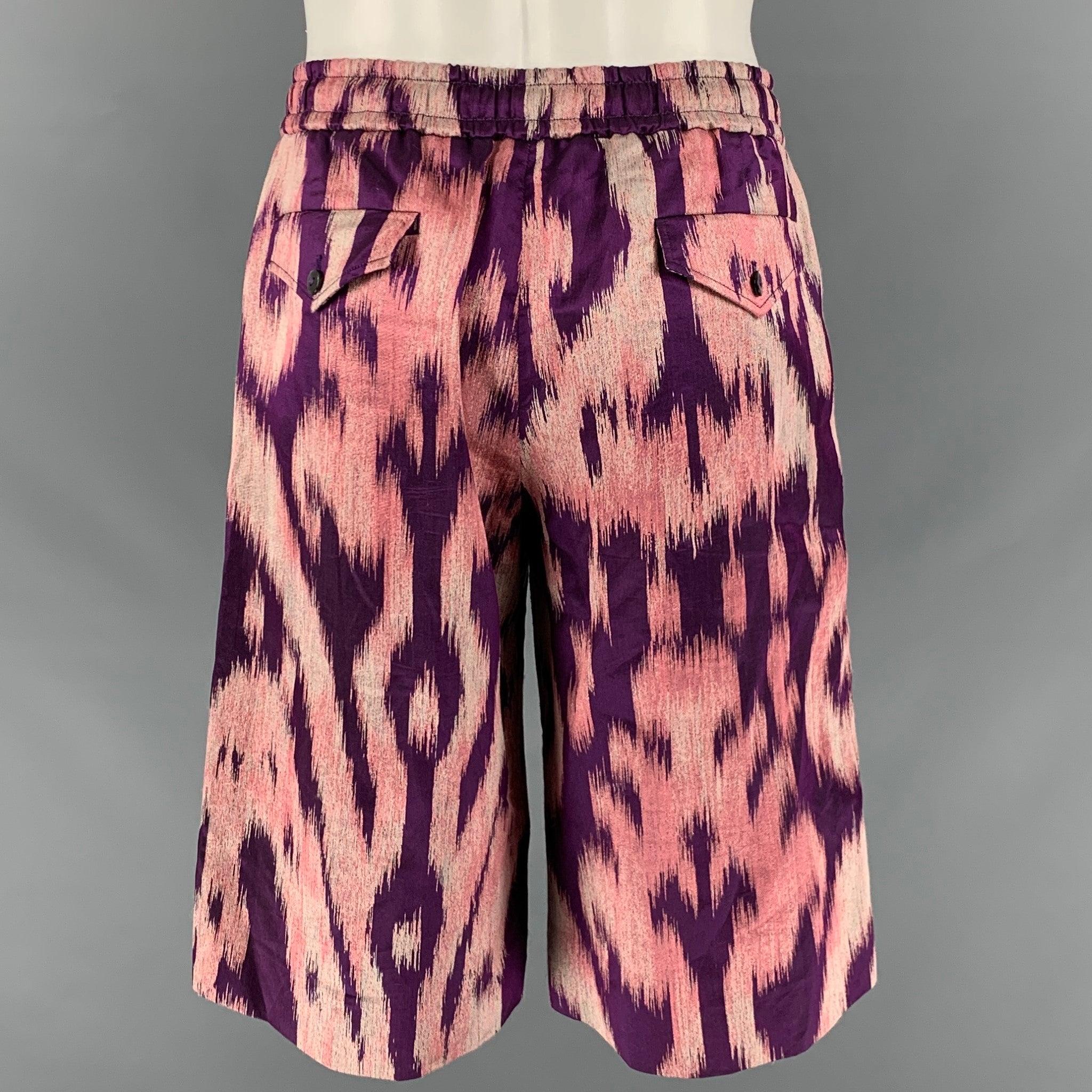 GUCCI Size S Purple Pink Abstract Silk Blend Joggers Shorts In Good Condition For Sale In San Francisco, CA