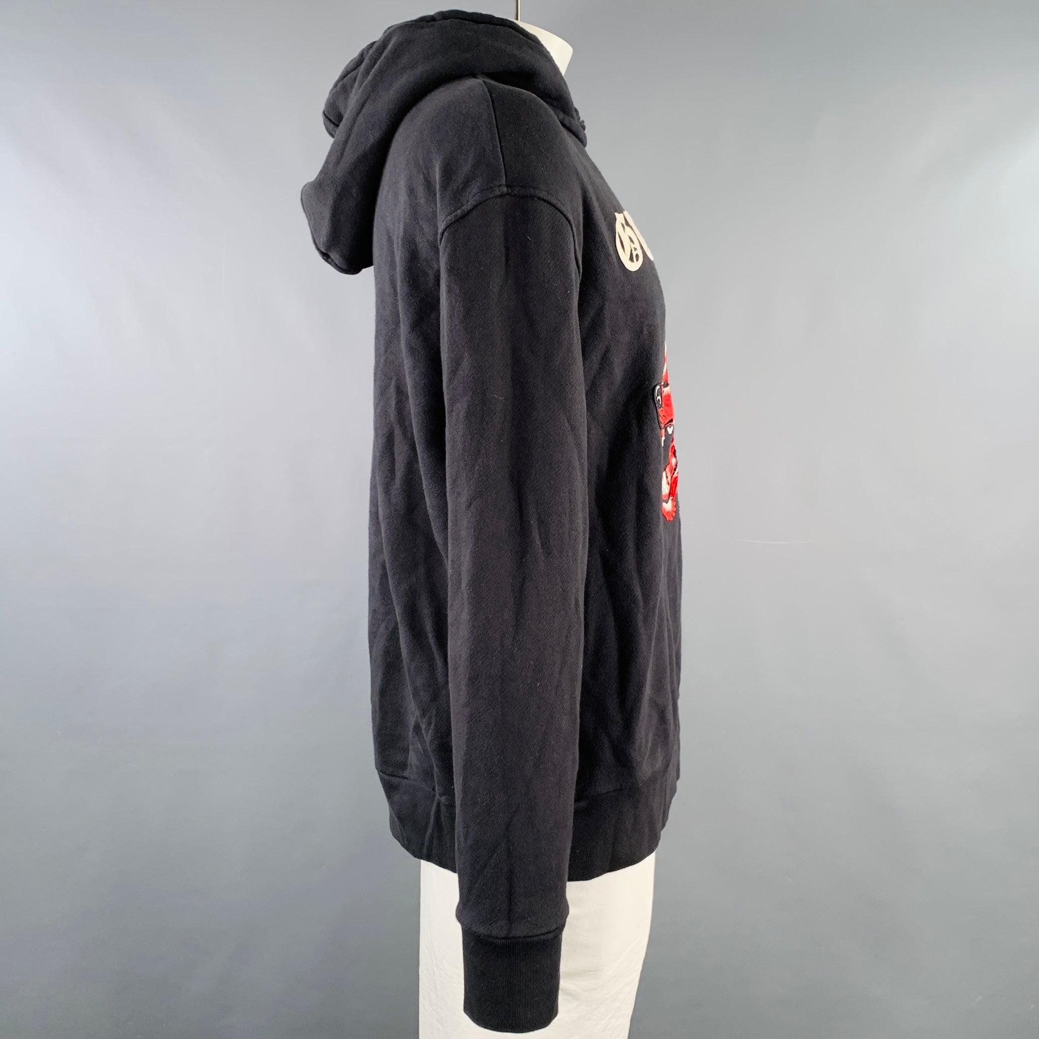 GUCCI Size XL Guccify Wolf Black Red White Applique Cotton Hooded Sweatshirt In Good Condition For Sale In San Francisco, CA
