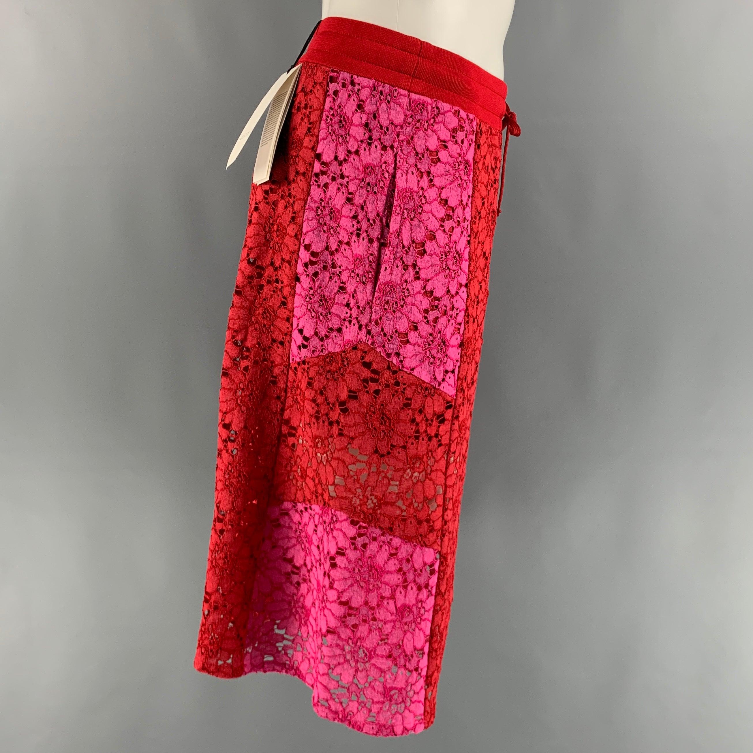 GUCCI Size XS Red Pink Floral Viscose Lace Up Shorts In Excellent Condition For Sale In San Francisco, CA