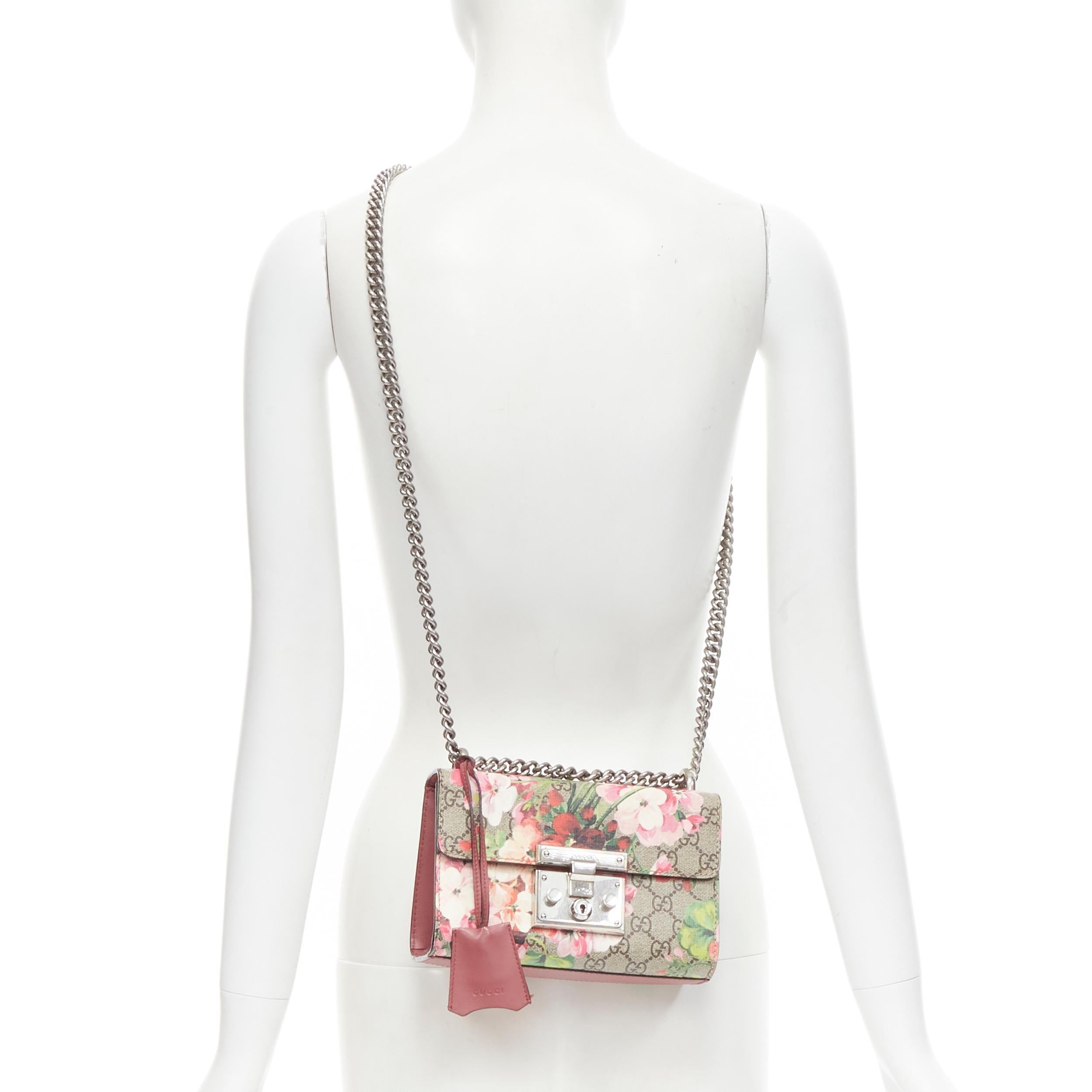 GUCCI Small GG Supreme Padlock Blooms floral monogram silver chain crossbody bag 
Reference: TGAS/B01818 
Brand: Gucci 
Model: GG Blooms padlock crossbody 
Material: Leather 
Color: Multicolour 
Pattern: Floral 
Closure: Clasp 
Extra Detail: Blooms
