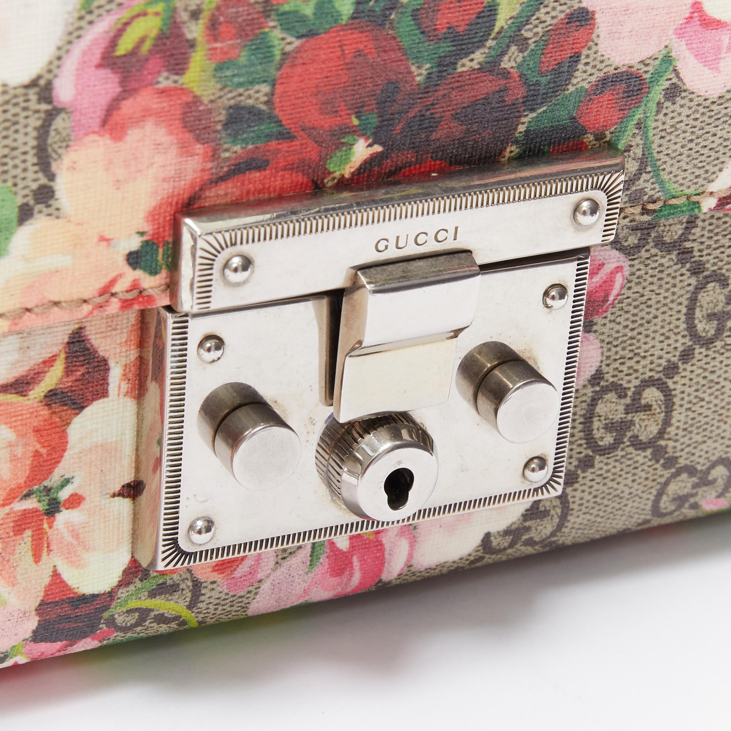 GUCCI Small GG Supreme Padlock Blooms floral monogram silver chain crossbody bag In Excellent Condition In Hong Kong, NT