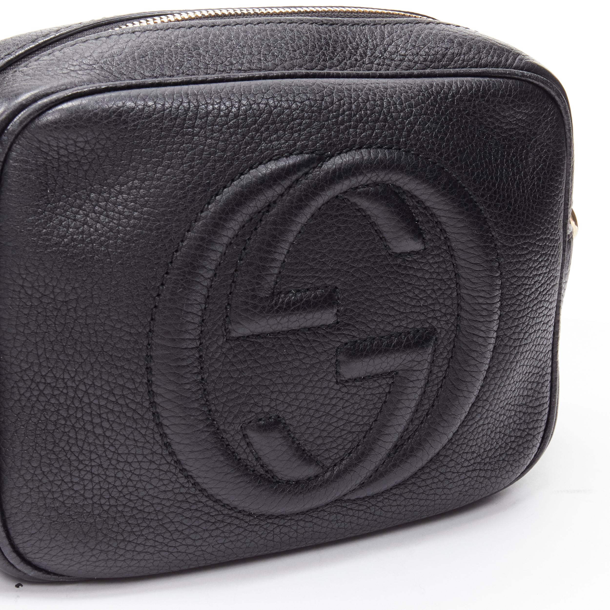 GUCCI Small Soho black grained leather logo tassel black crossbody Disco bag In Excellent Condition In Hong Kong, NT
