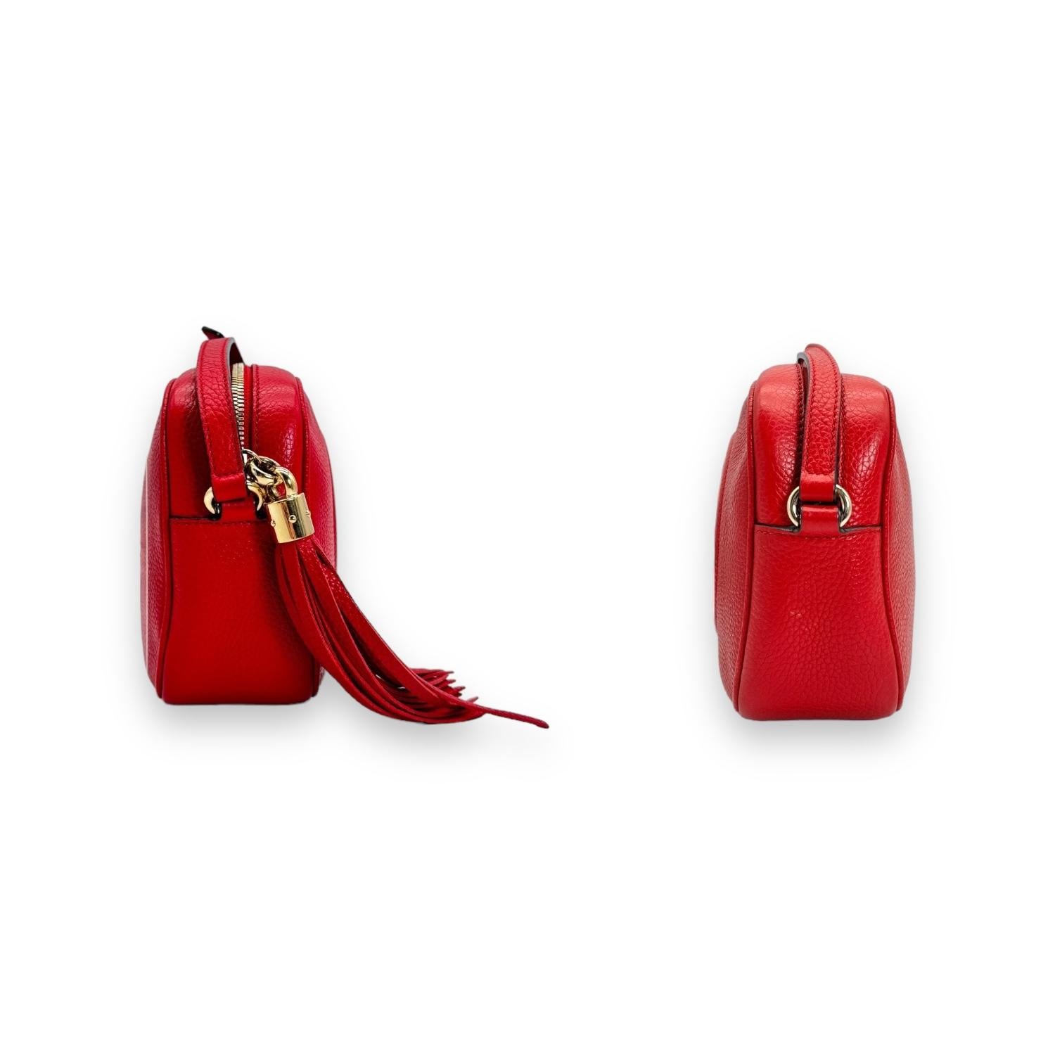 Gucci Small Soho Disco Red Crossbody Bag In Excellent Condition In Scottsdale, AZ