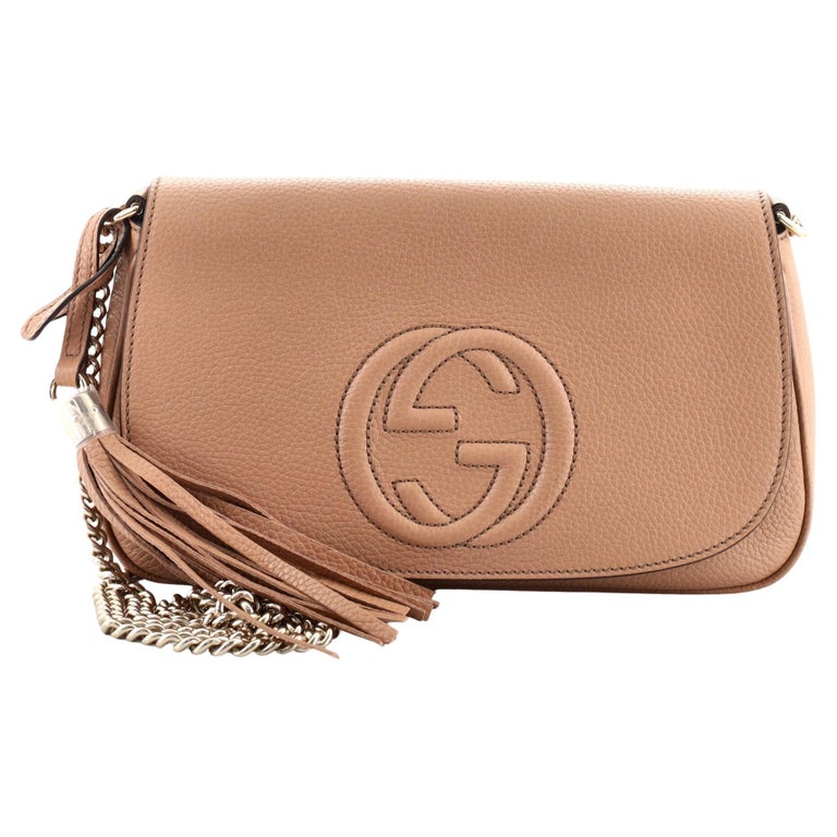 Gucci Soho Chain Crossbody Bag Leather Medium at 1stDibs | gucci camelia bag,  gucci bag, sandro camelia snapchat