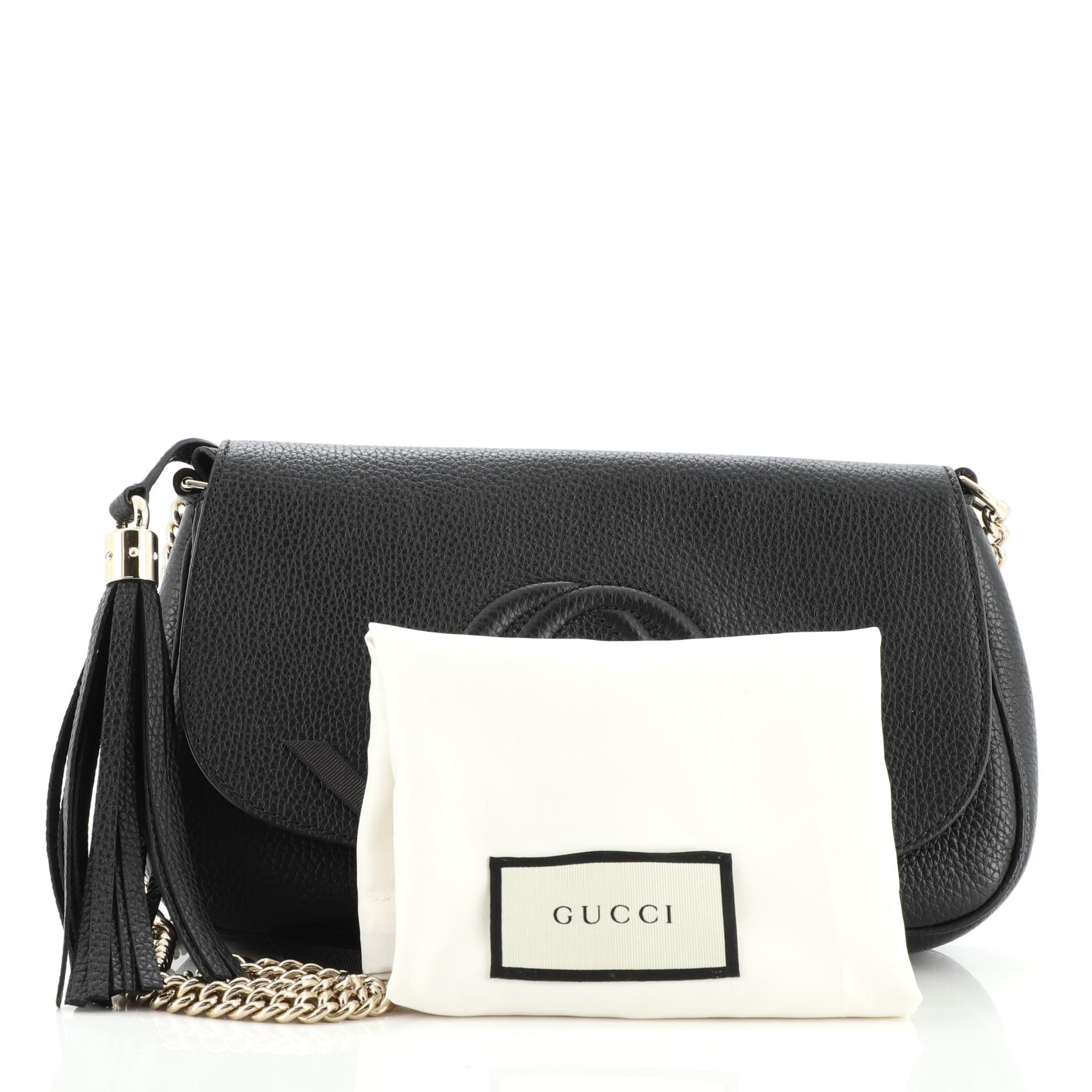 Condition: Great. Minor wear on base corners, light creasing on exterior, scratches on hardware.
Accessories: Dust Bag, Tassel
Measurements: Height 6