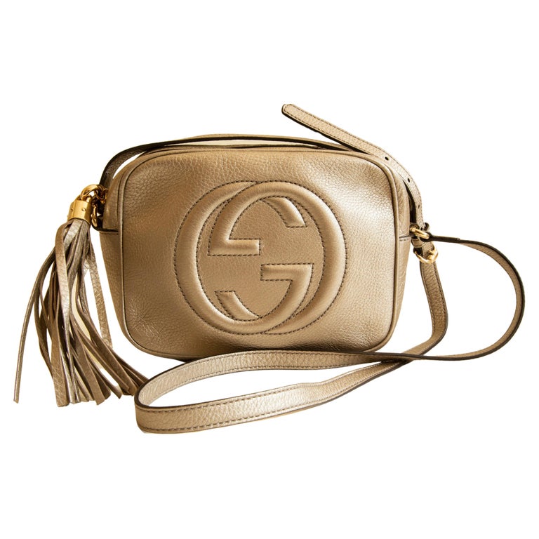 Gucci Soho Disco Bag in Metallic Leather and Gold Tone Hardware For Sale at  1stDibs | gucci soho disco bag colors, gold gucci disco bag, gucci soho  disco bag metallic gold