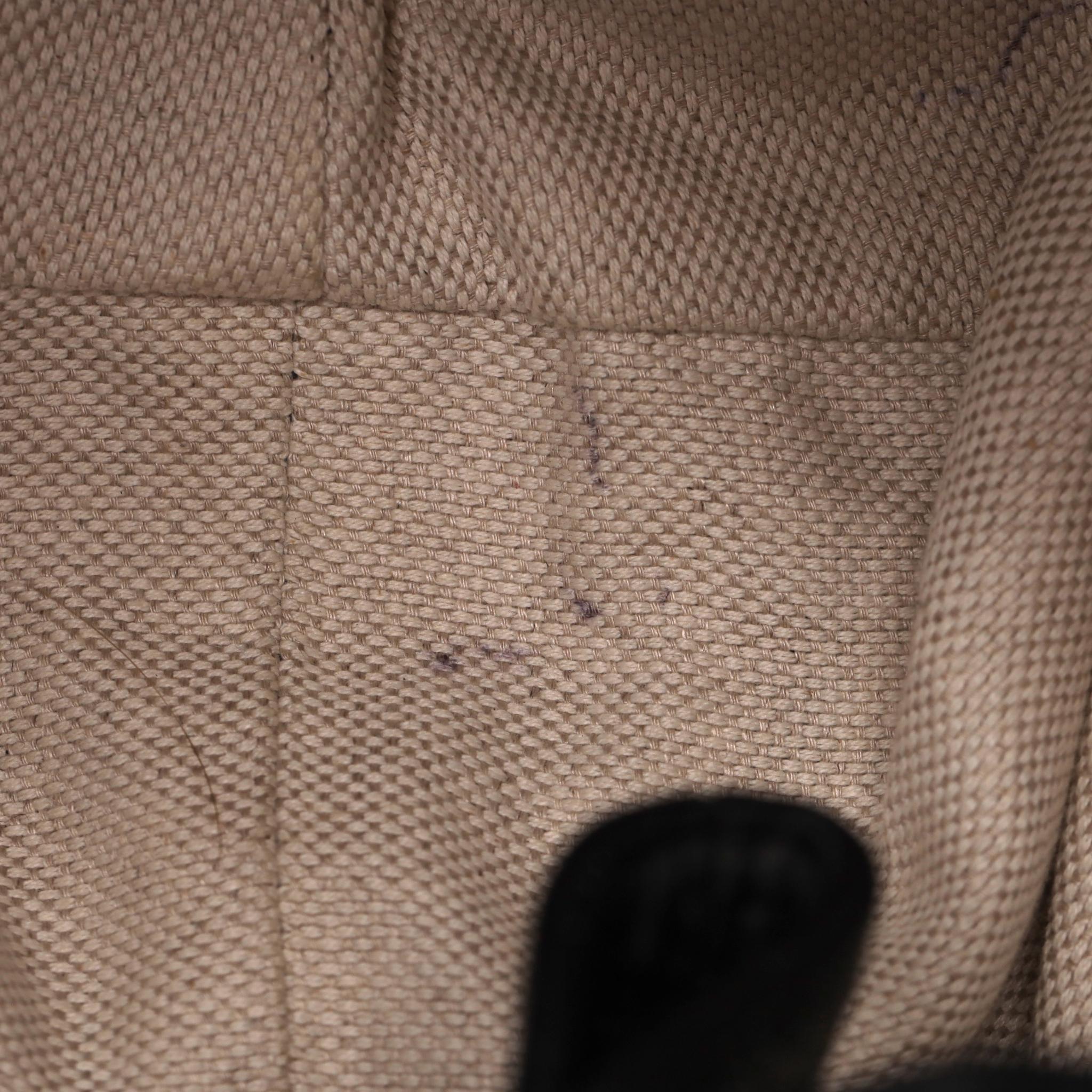 Gucci SOHO - Sac à main en cuir avec logo GG gaufré en vente 9