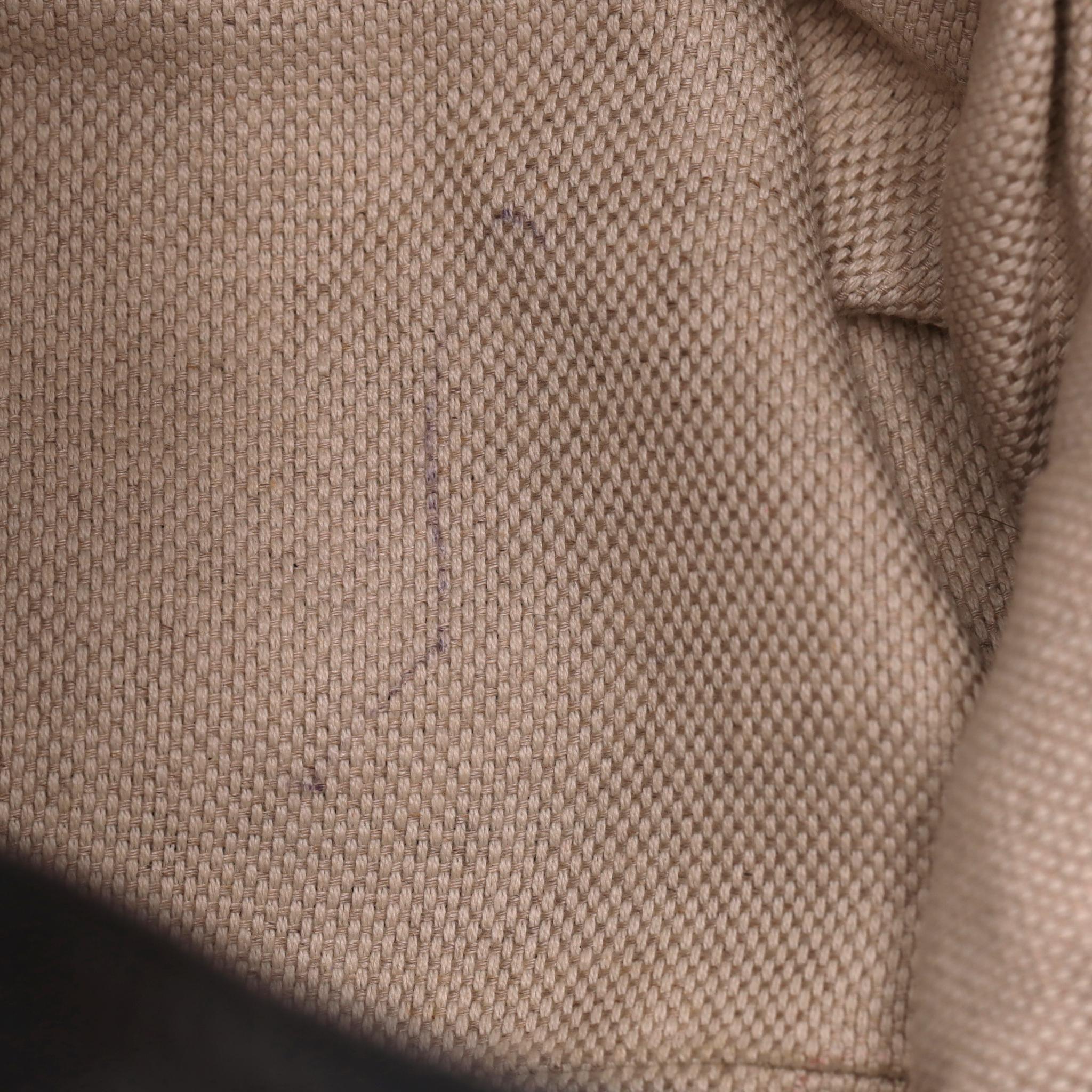 Gucci SOHO - Sac à main en cuir avec logo GG gaufré en vente 10
