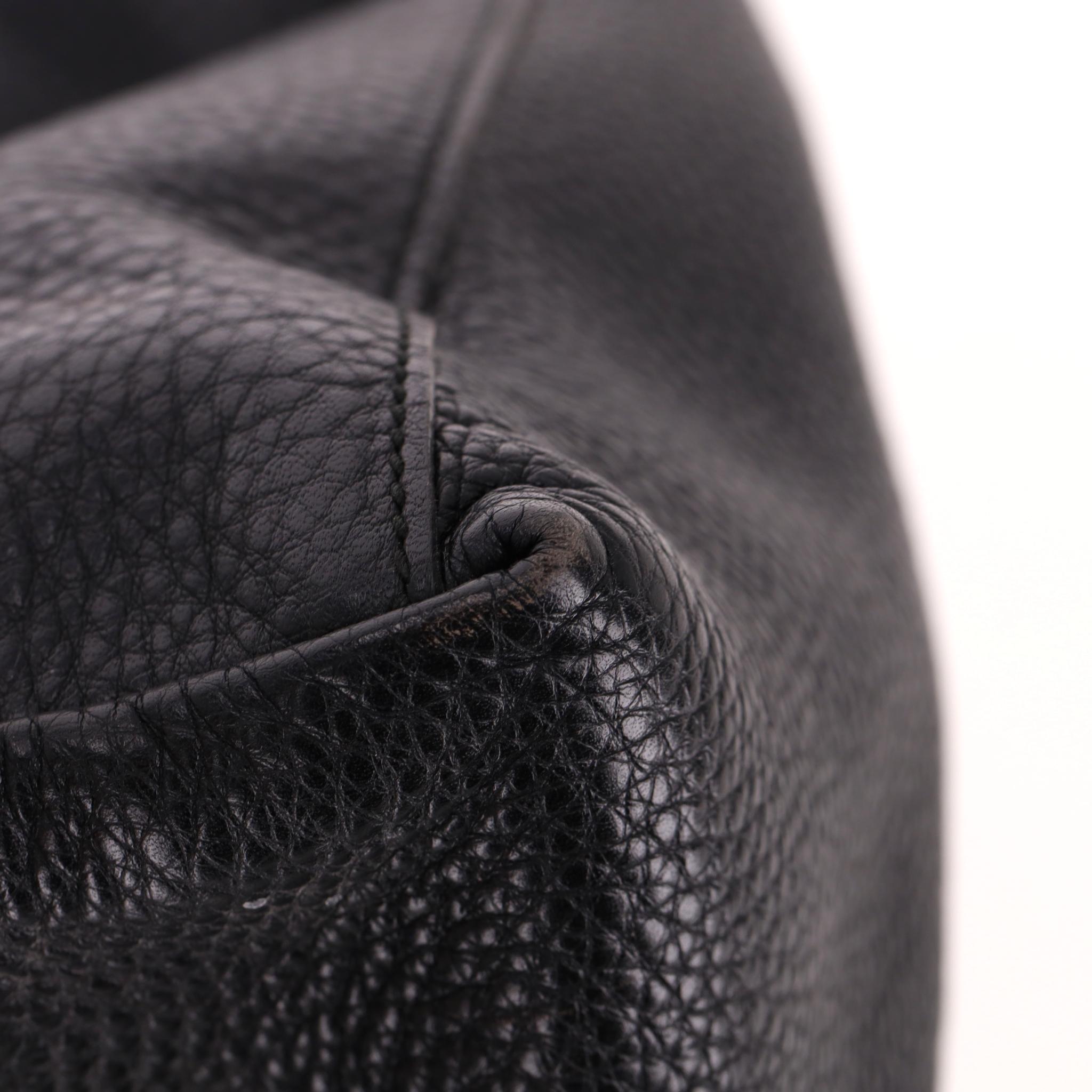 Gucci SOHO - Sac à main en cuir avec logo GG gaufré en vente 11