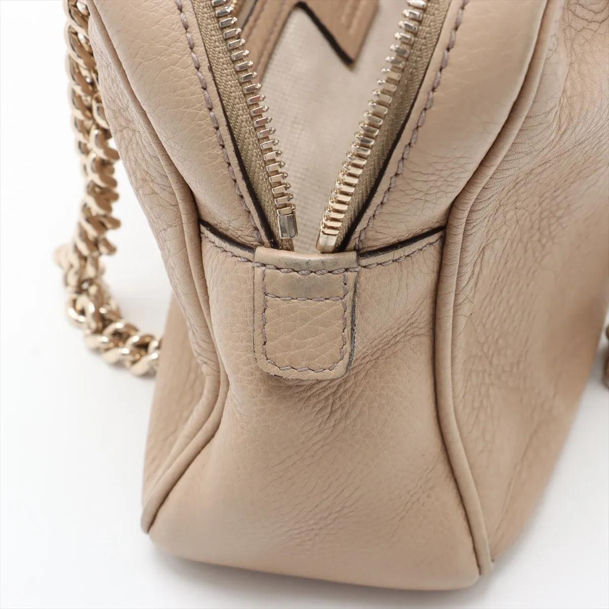 Gucci Soho Borsa a tracolla in pelle con catena Beige in vendita 10